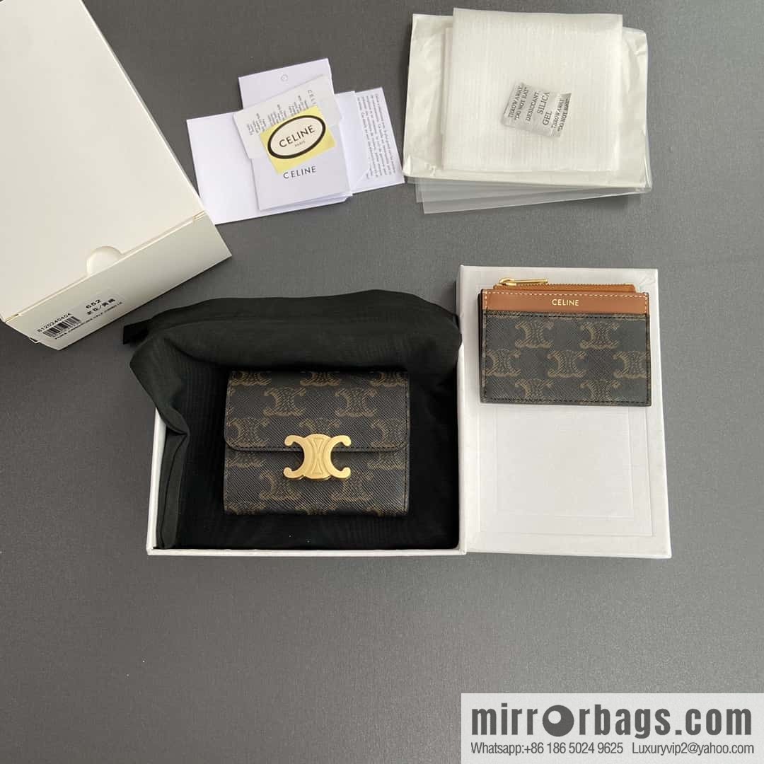Celine TRIOMPHE logo printed short wallet 10l652DS3.04LU653