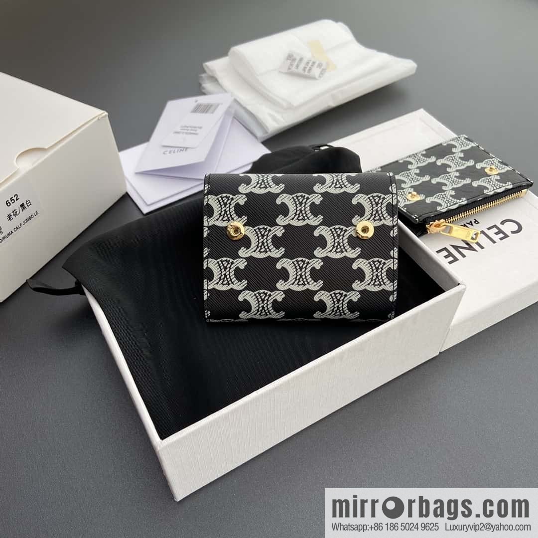 Celine TRIOMPHE logo printed short wallet 10l652DS3.04LU653