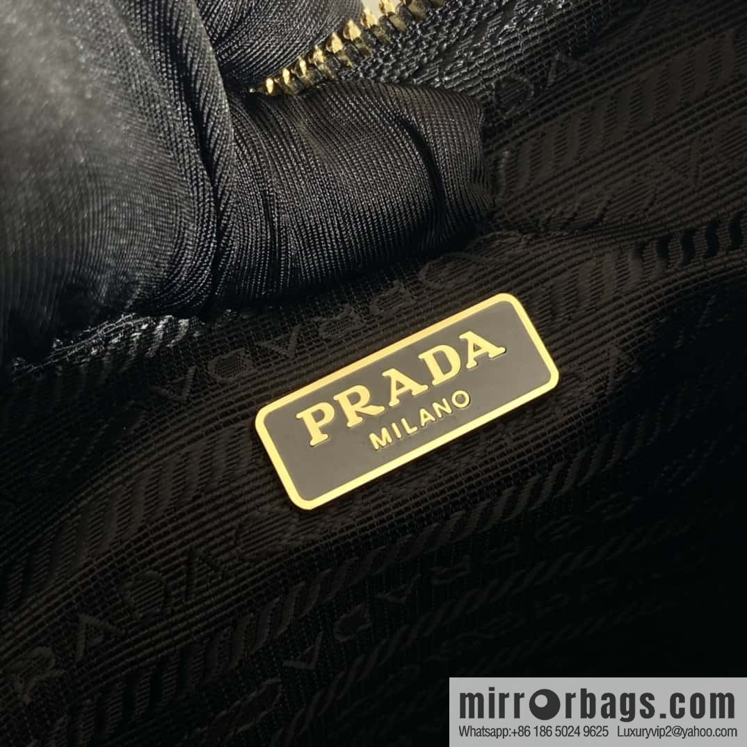 Prada 1BC204B Hand carry/armpit bag/crossbody bag