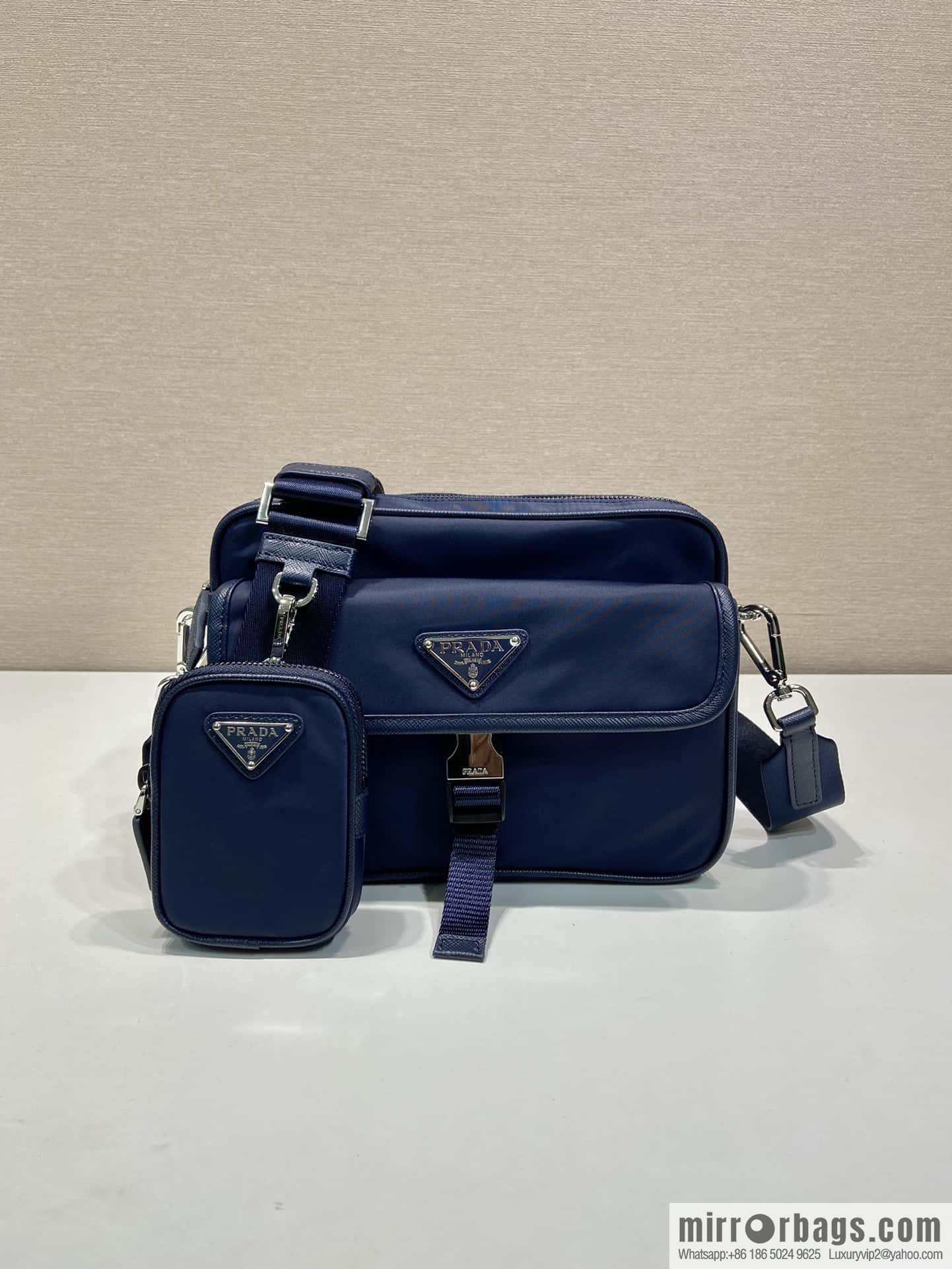 Prada 🎉 new messenger bag 🎉 2VH133B🎉