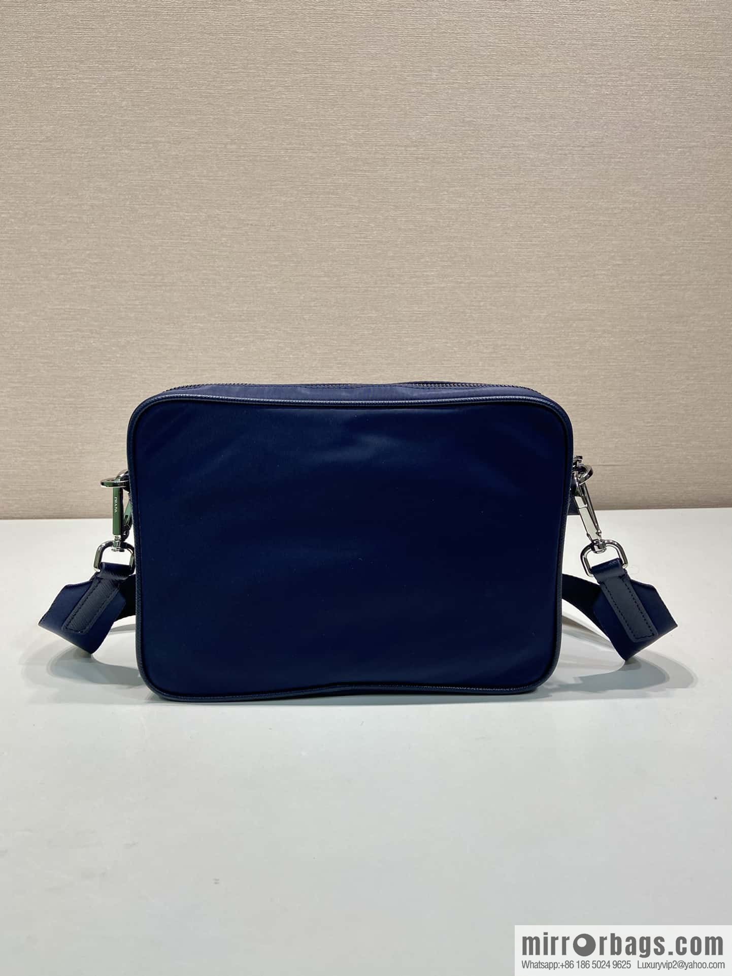 Prada 🎉 new messenger bag 🎉 2VH133B🎉