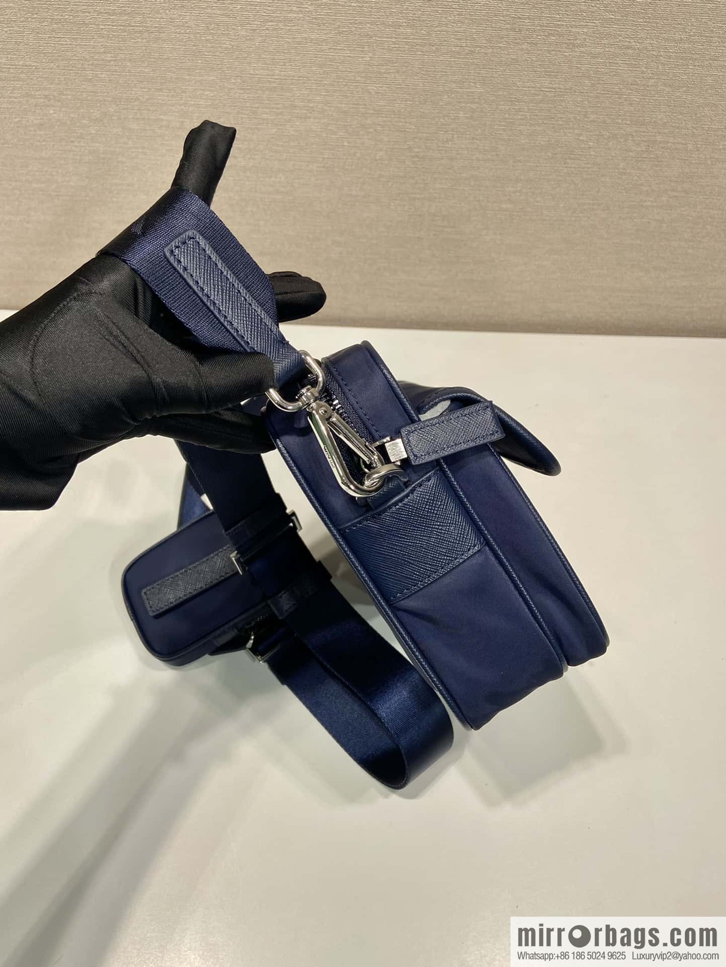 Prada 🎉 new messenger bag 🎉 2VH133B🎉