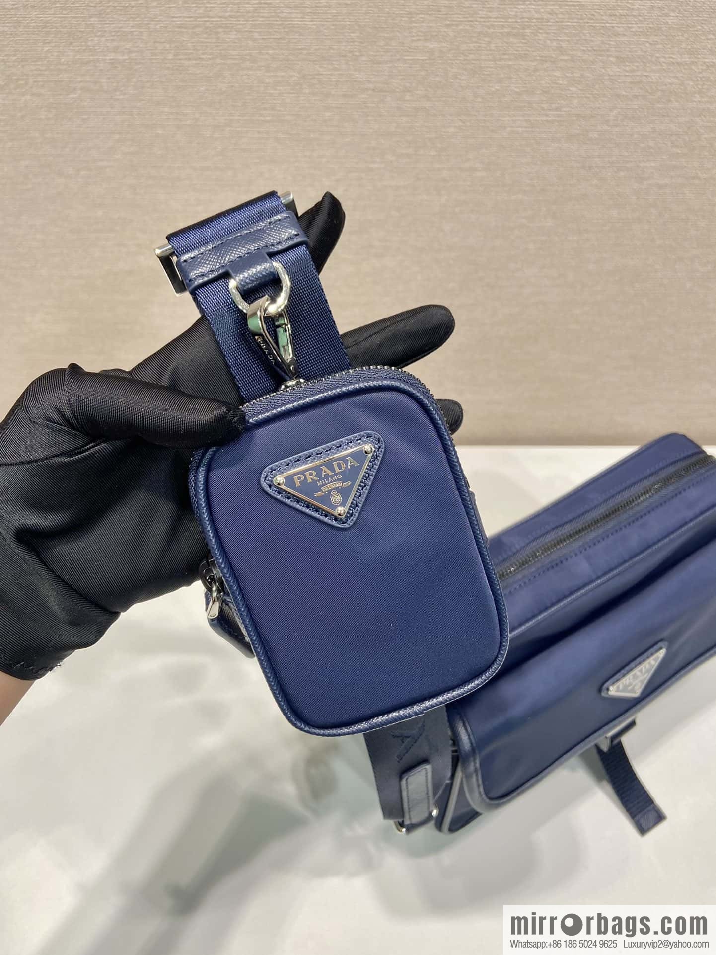 Prada 🎉 new messenger bag 🎉 2VH133B🎉