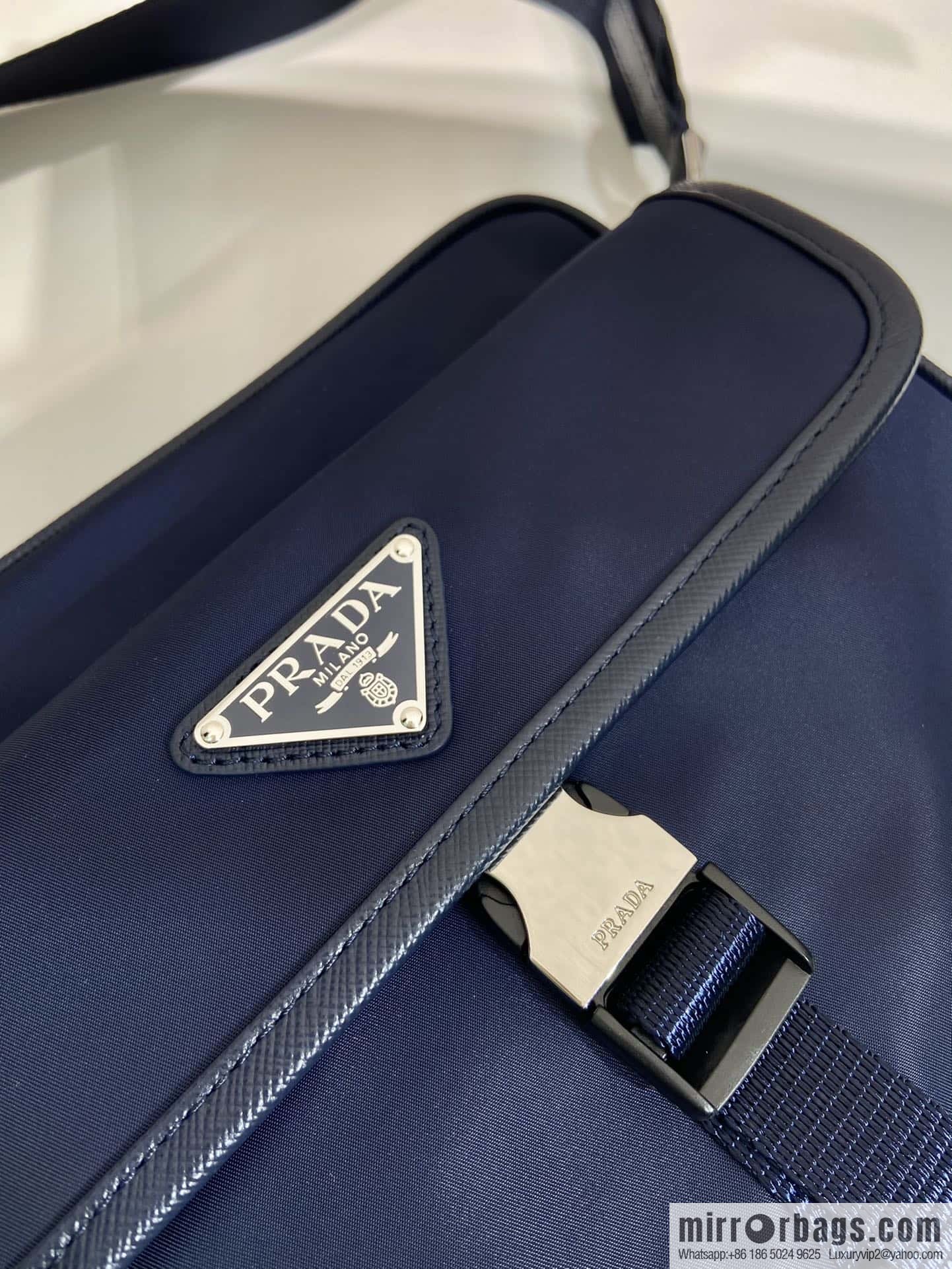 Prada 🎉 new messenger bag 🎉 2VH133B🎉