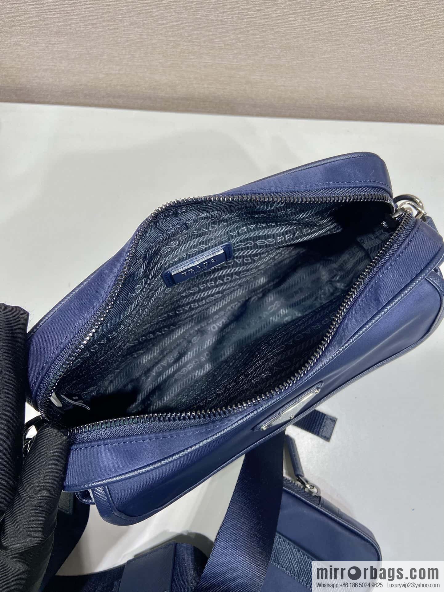 Prada 🎉 new messenger bag 🎉 2VH133B🎉