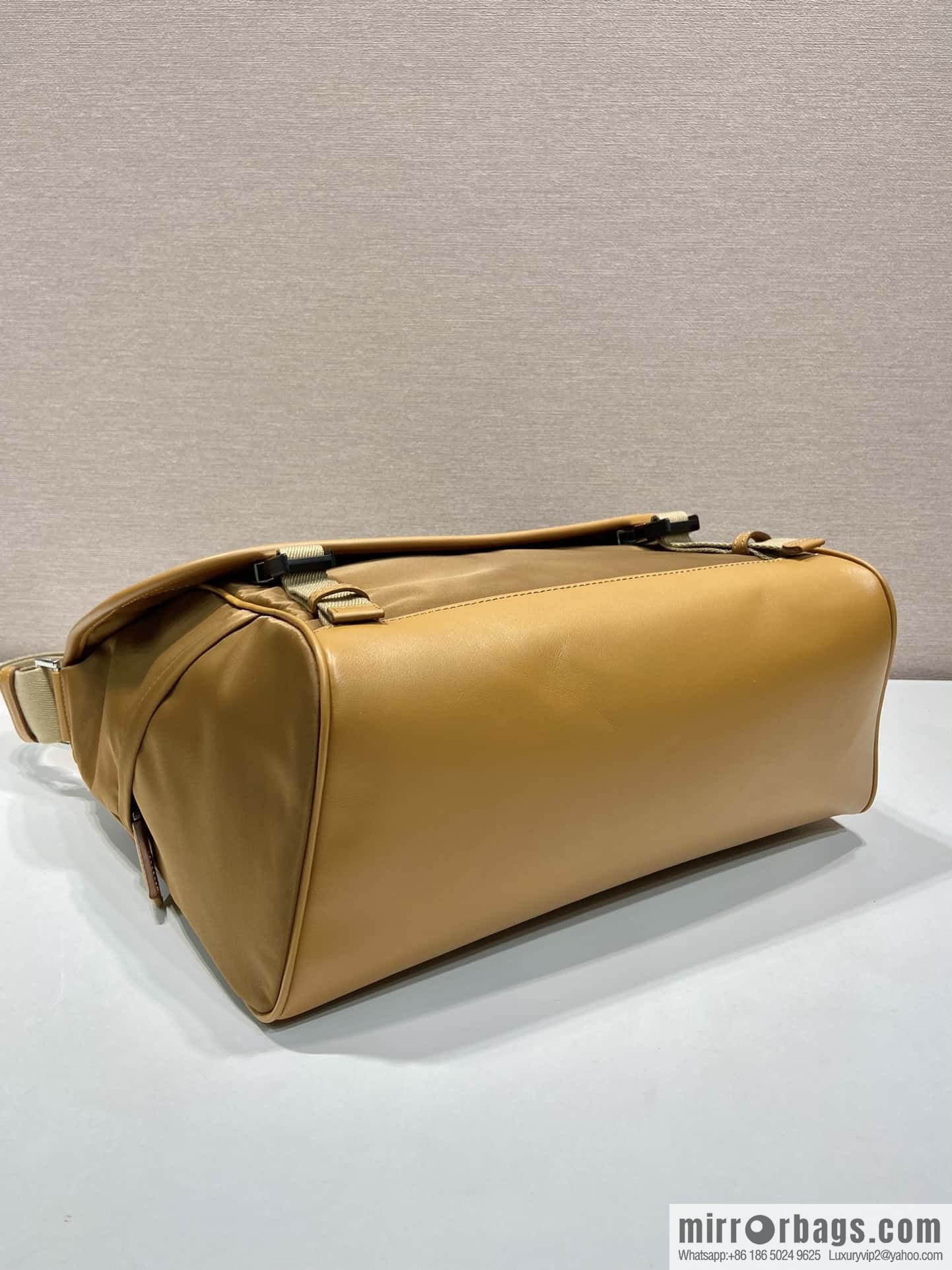 Prada 🎉 new messenger bag 🎉🎉 2VD052A