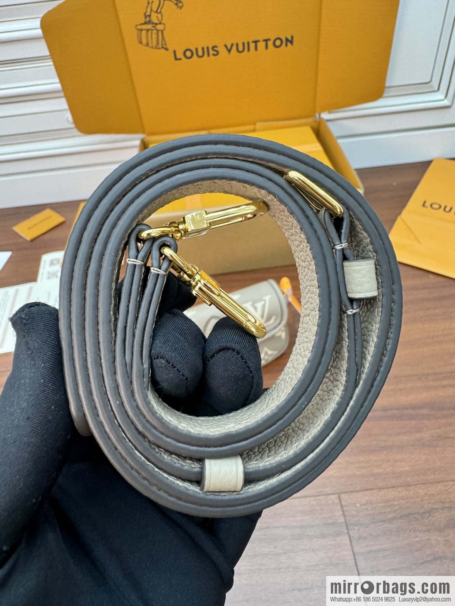 LV M83300 NANO DIANE BAG