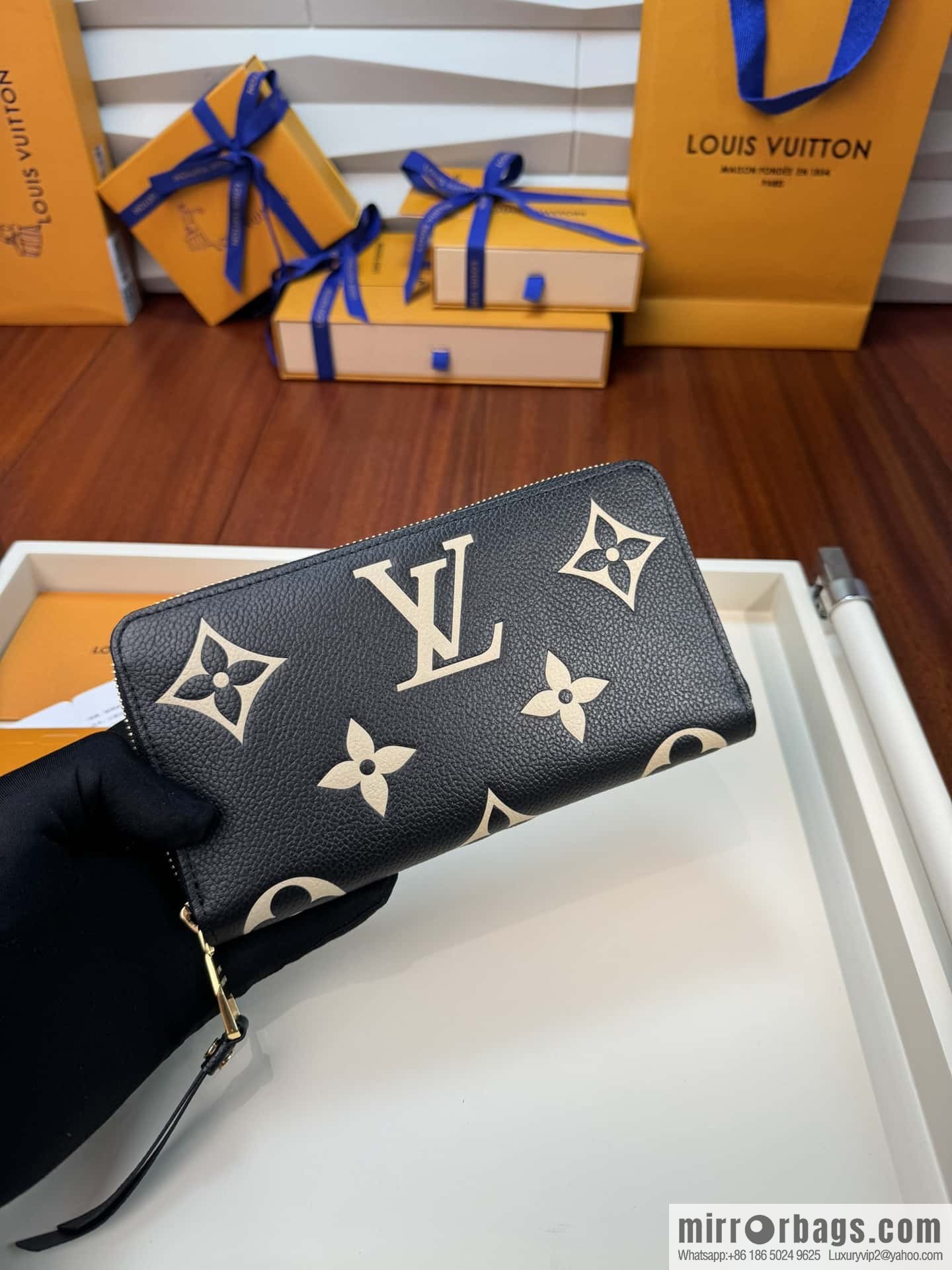 LV Zippy wallet M80481 Premium