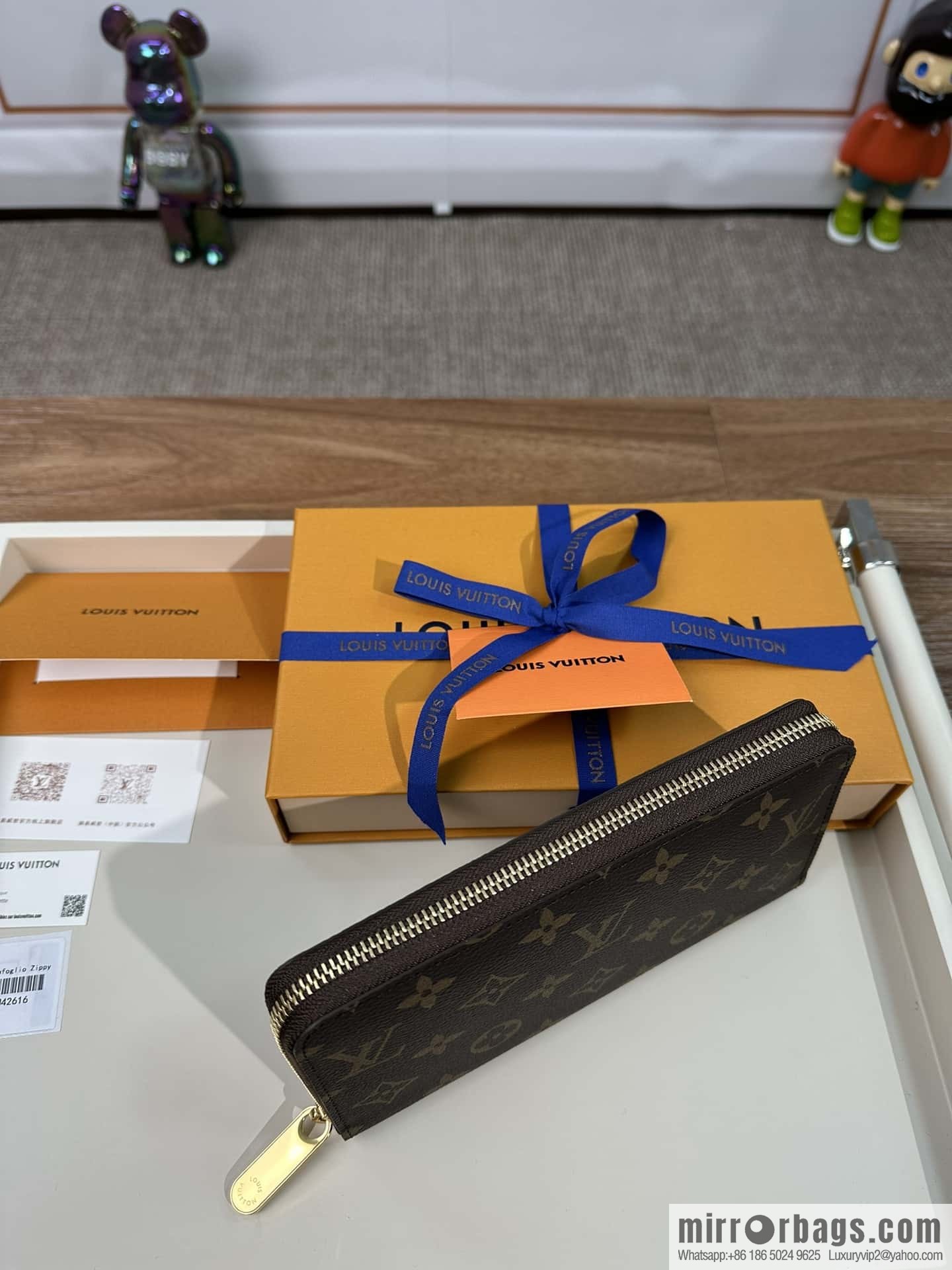 LV Zippy Wallet M42616 Premium