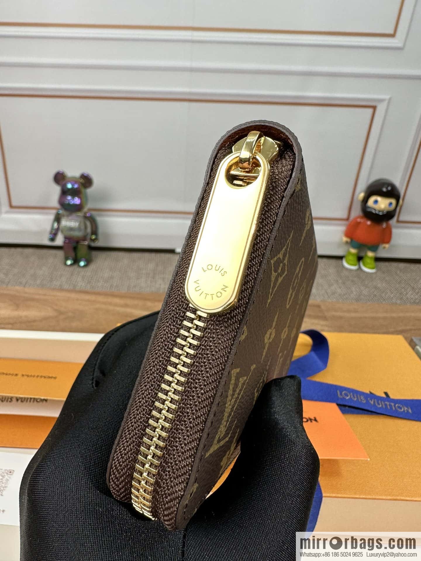 LV Zippy Wallet M42616 Premium