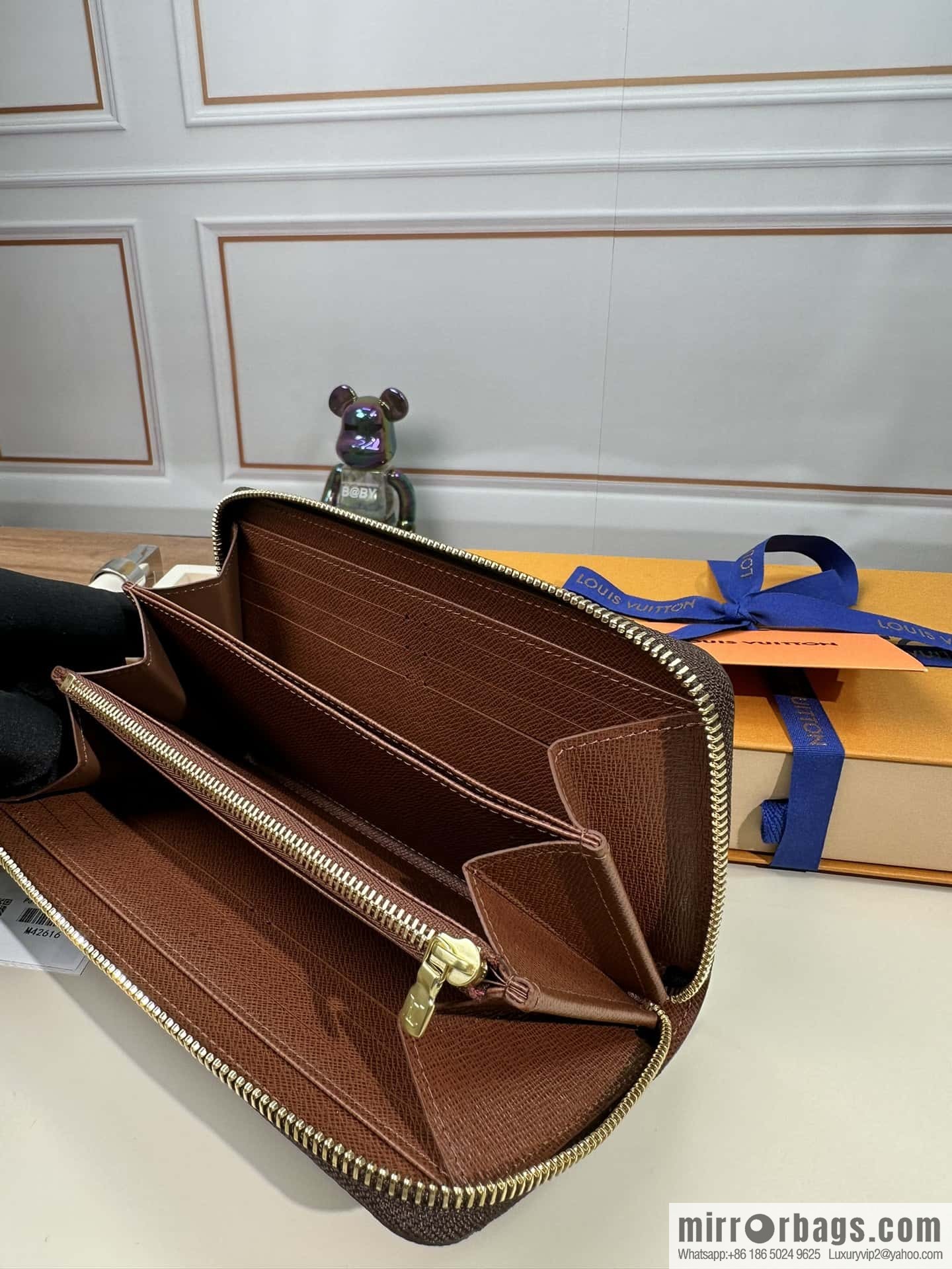 LV Zippy Wallet M42616 Premium