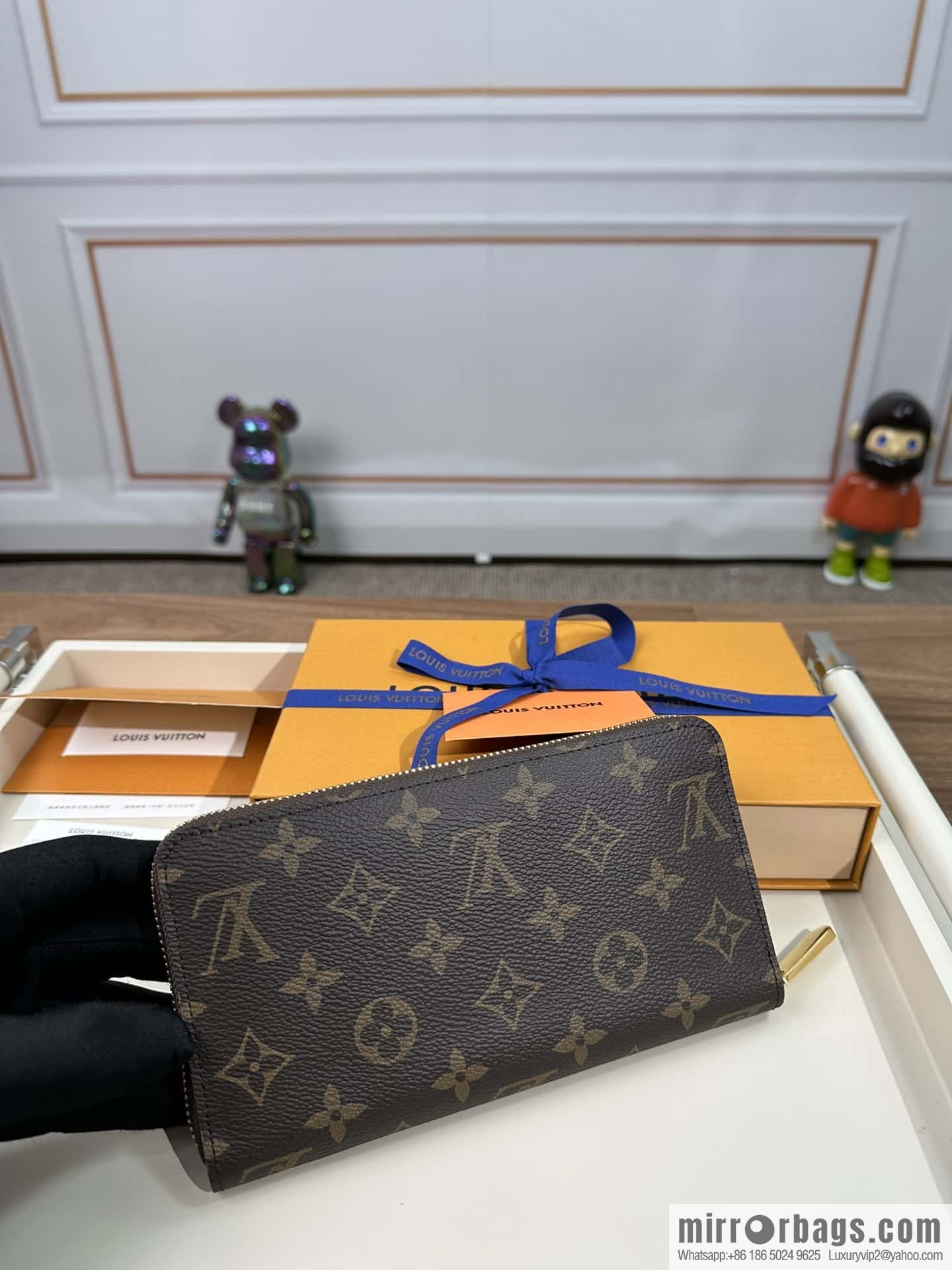 LV Zippy Wallet M42616 Premium