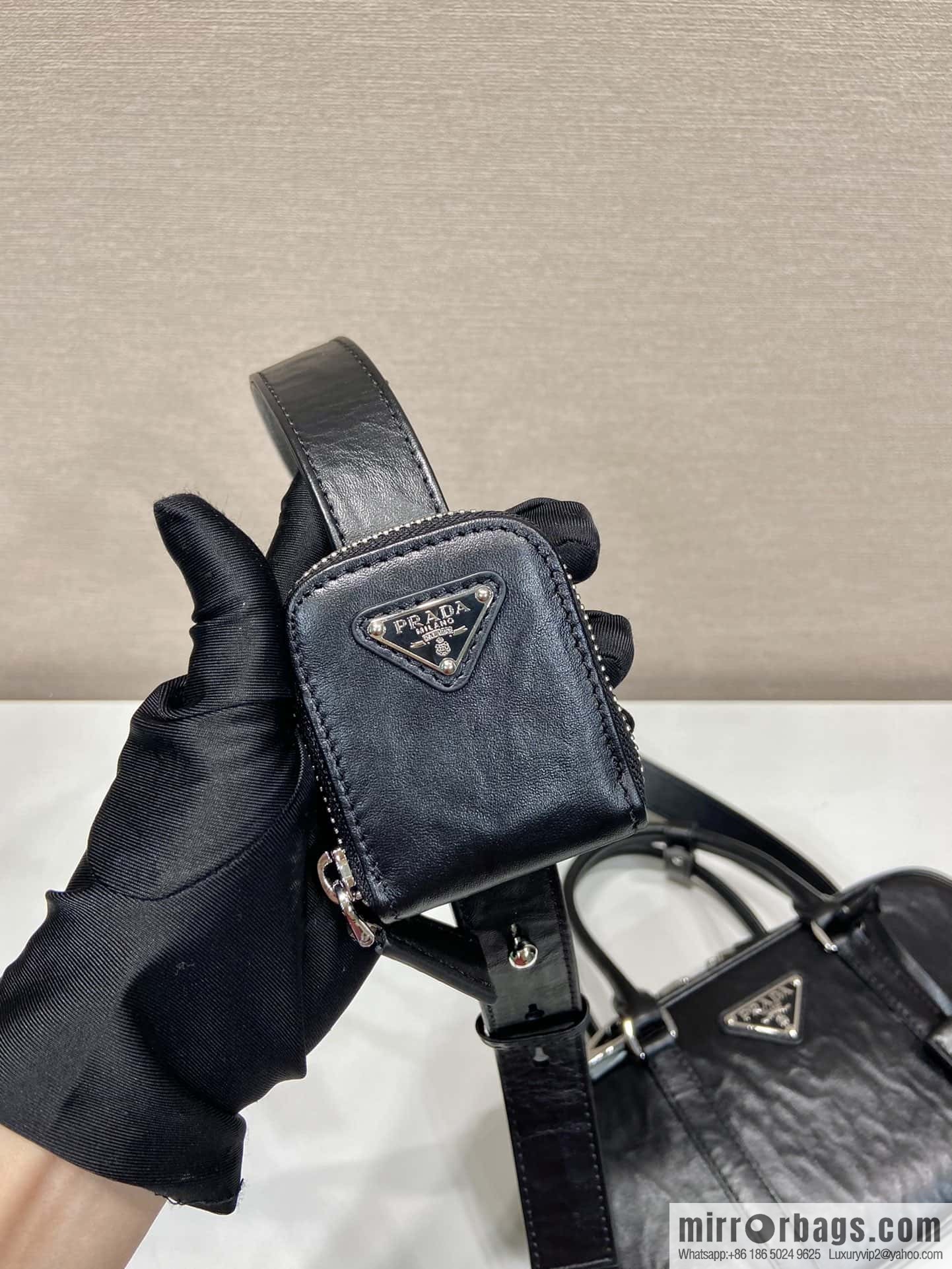 PRADA 🎉 new Boston 🎉 1BB098 S