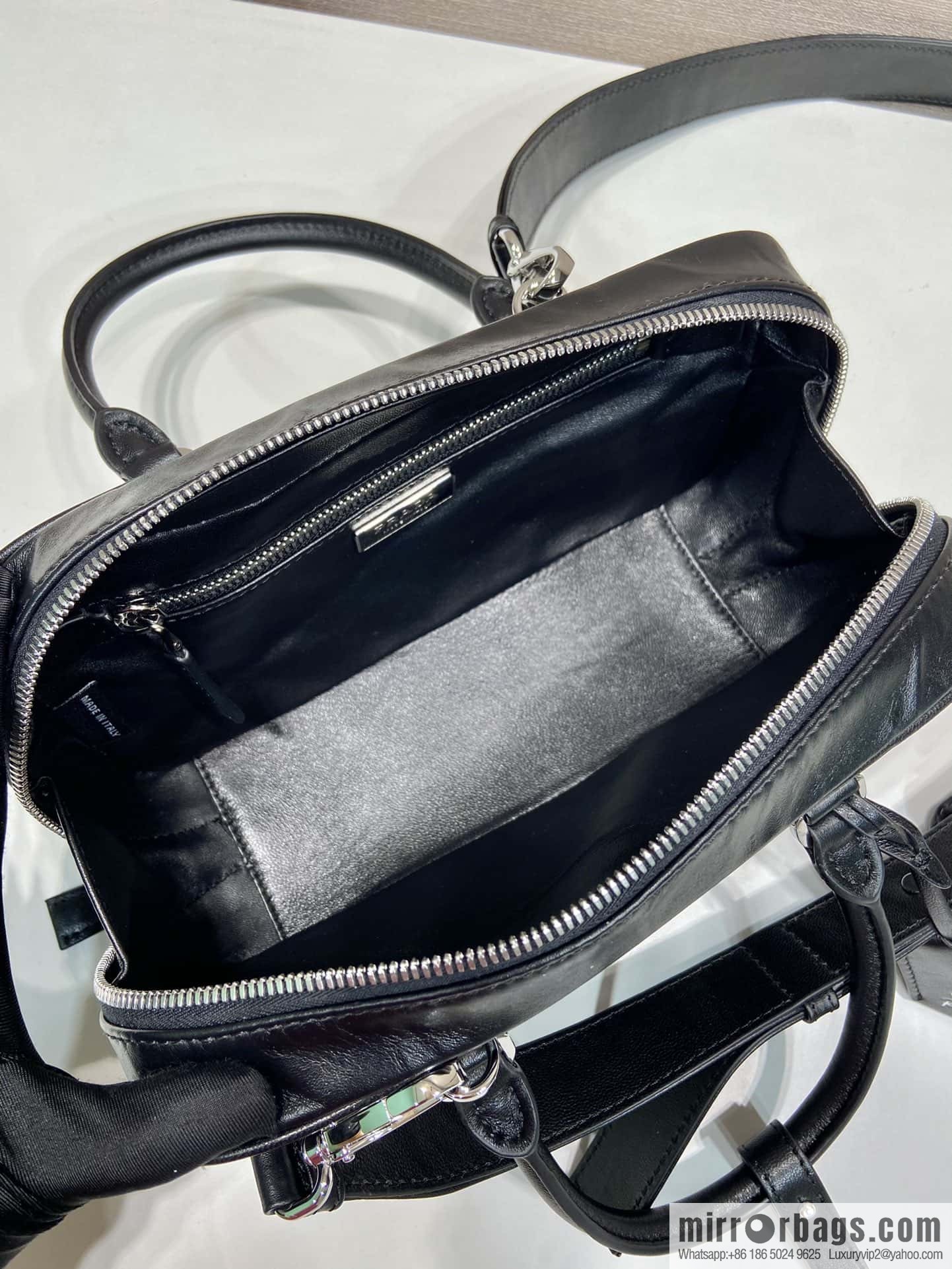 PRADA 🎉 new Boston 🎉 1BB098 S