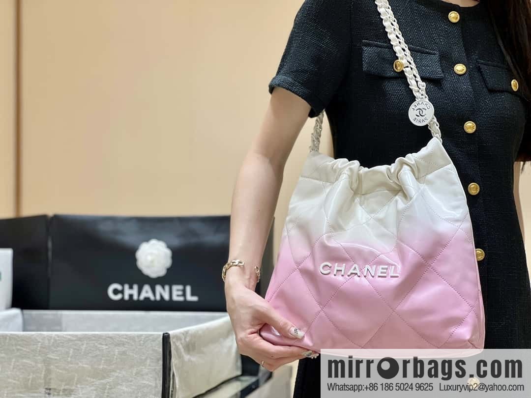 CHANEL 24S spring and summer series, global limited edition gradual change 22 bags AS3260