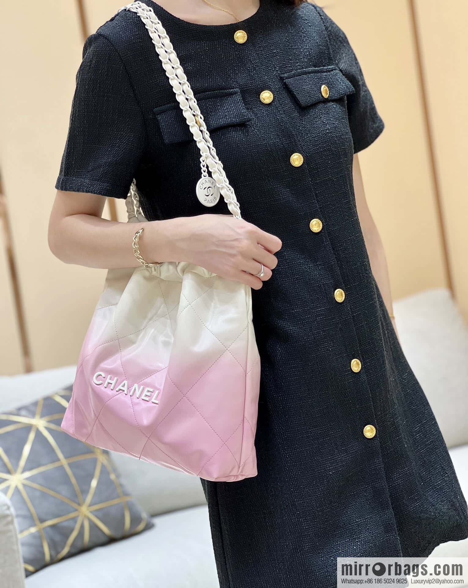 CHANEL 24S spring and summer series, global limited edition gradual change 22 bags AS3260