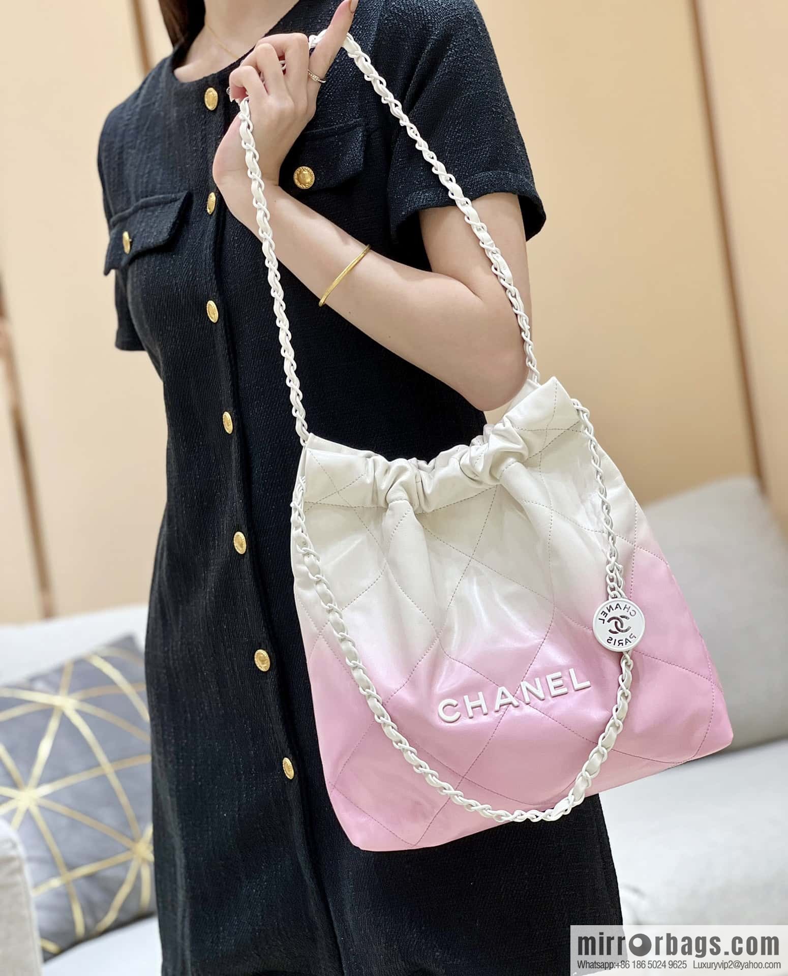 CHANEL 24S spring and summer series, global limited edition gradual change 22 bags AS3260