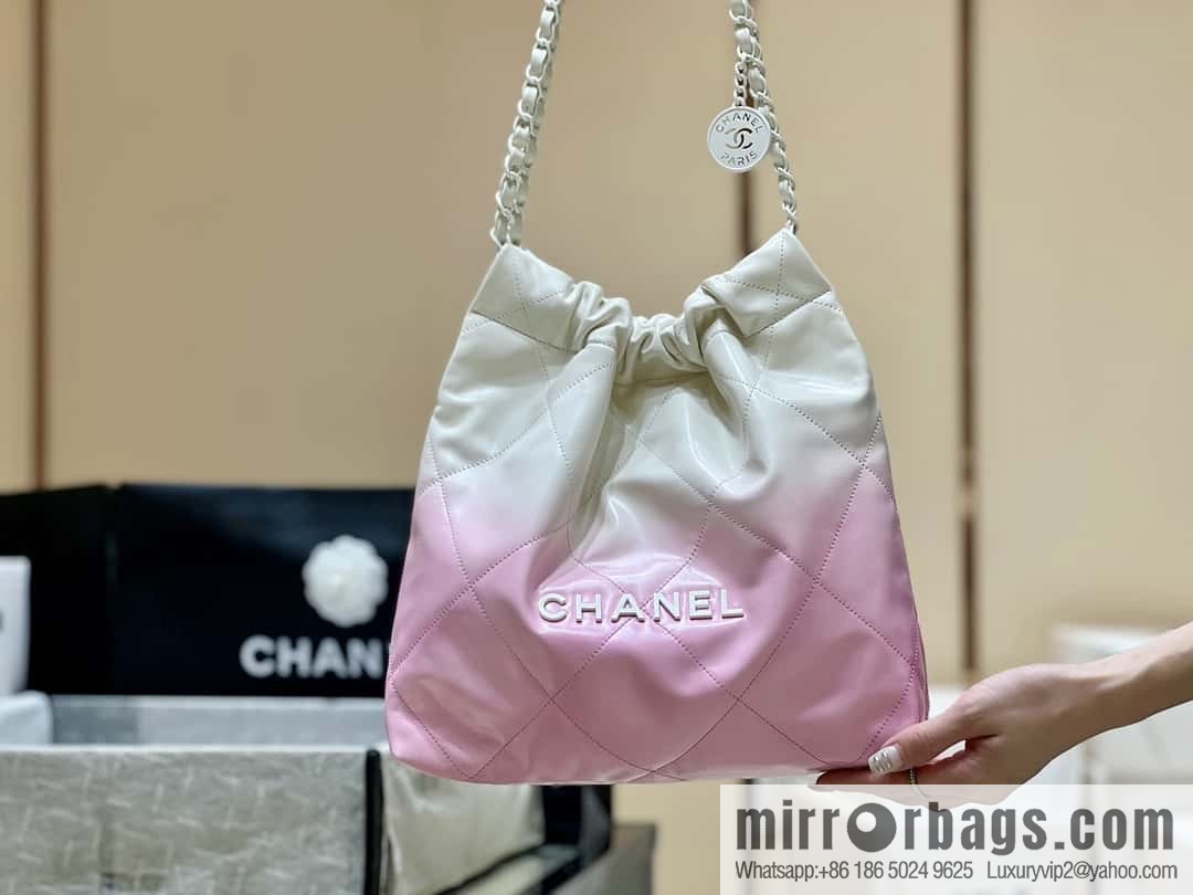 CHANEL 24S spring and summer series, global limited edition gradual change 22 bags AS3260