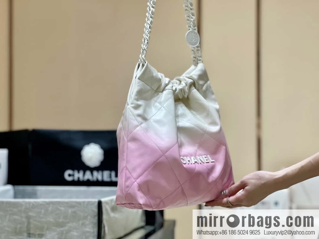 CHANEL 24S spring and summer series, global limited edition gradual change 22 bags AS3260