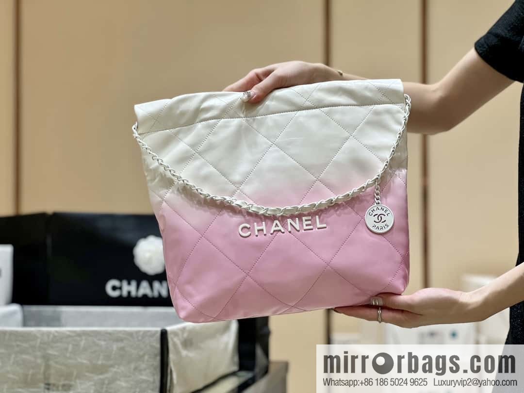 CHANEL 24S spring and summer series, global limited edition gradual change 22 bags AS3260