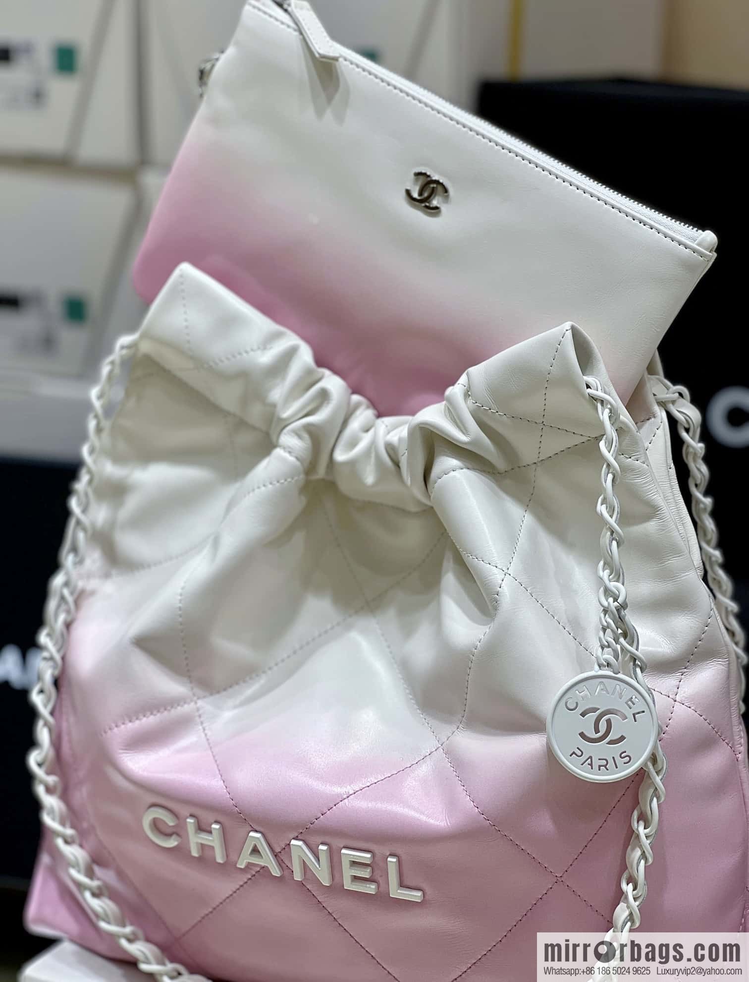 CHANEL 24S spring and summer series, global limited edition gradual change 22 bags AS3260