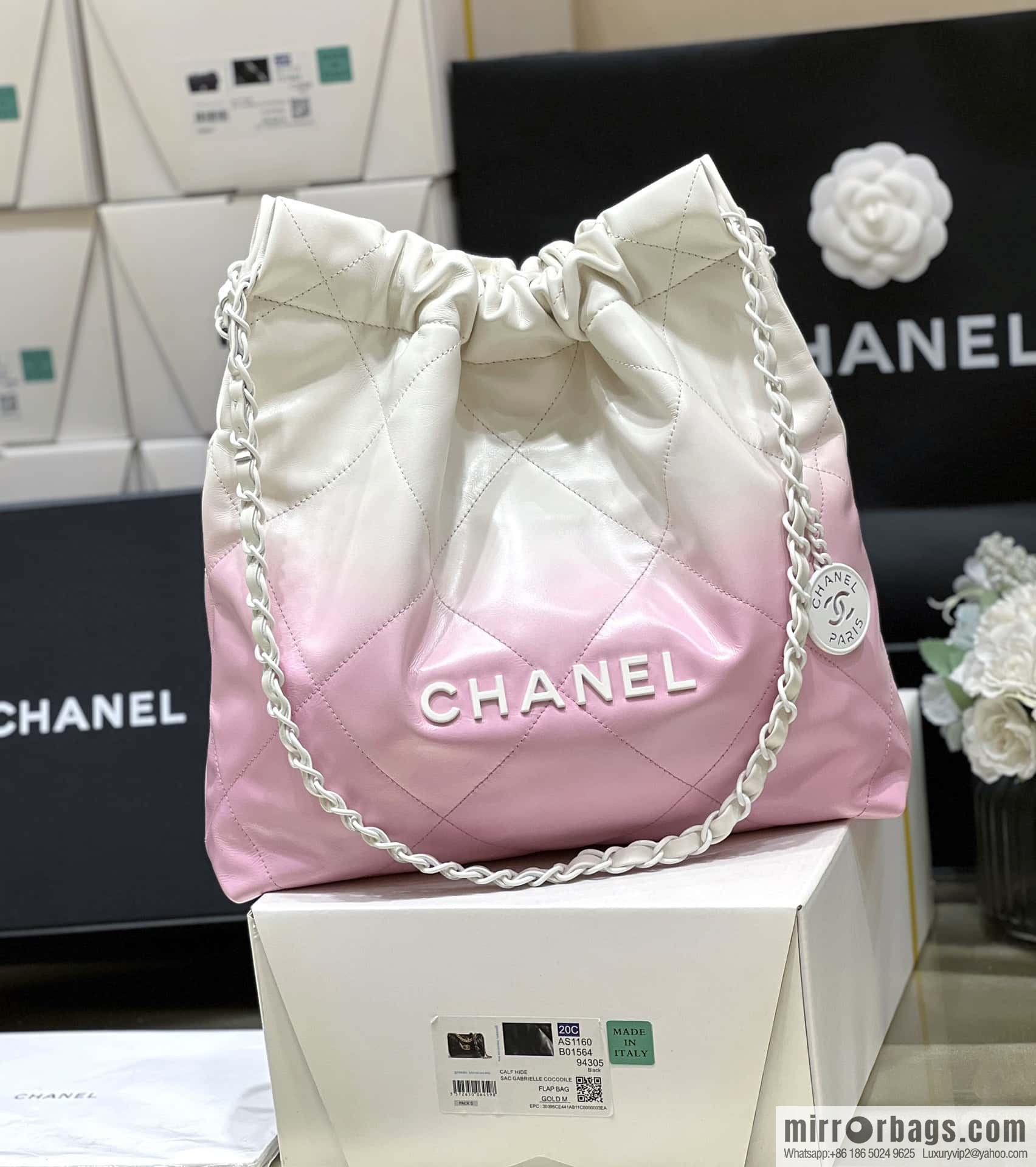 CHANEL 24S spring and summer series, global limited edition gradual change 22 bags AS3260