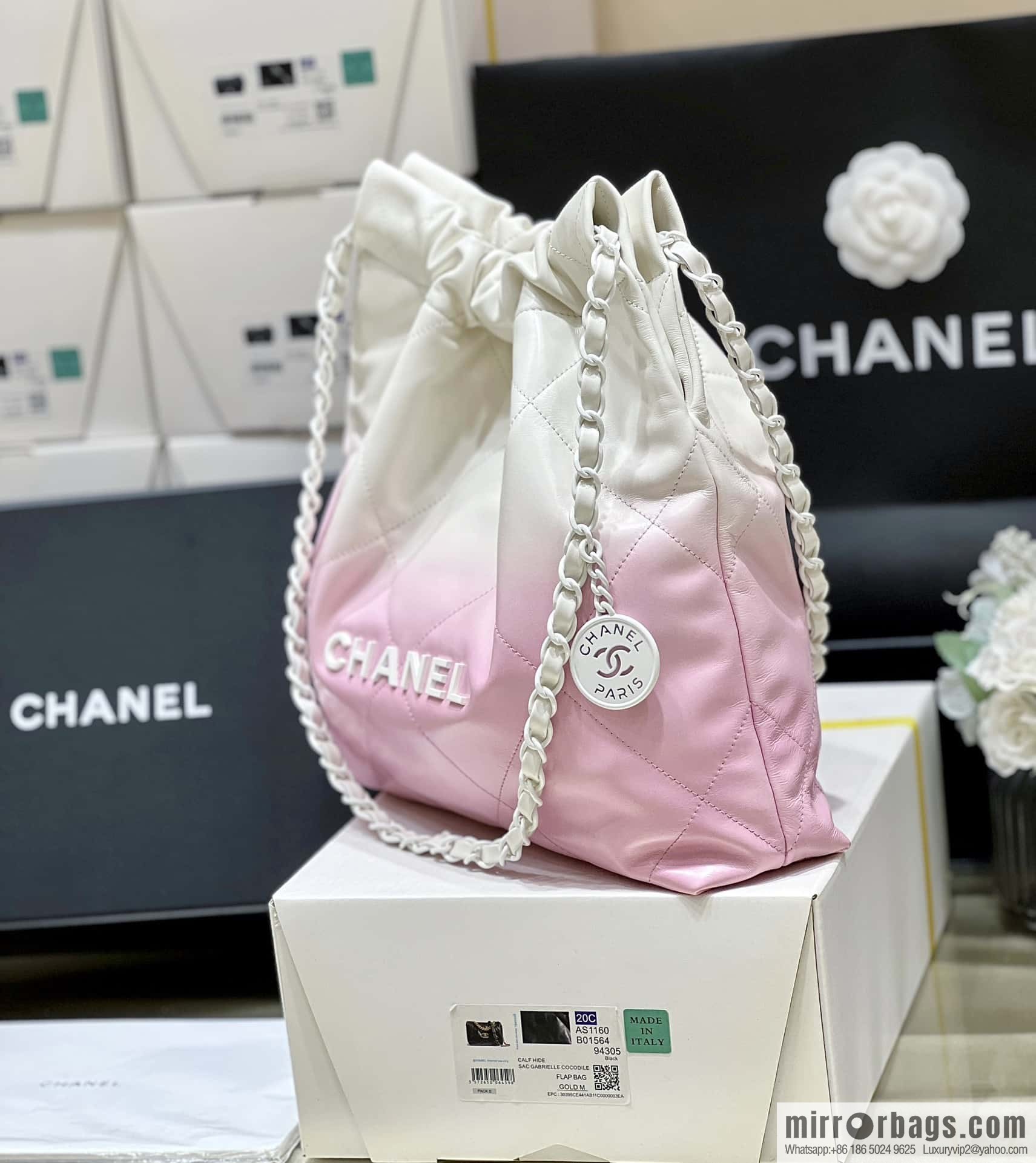 CHANEL 24S spring and summer series, global limited edition gradual change 22 bags AS3260