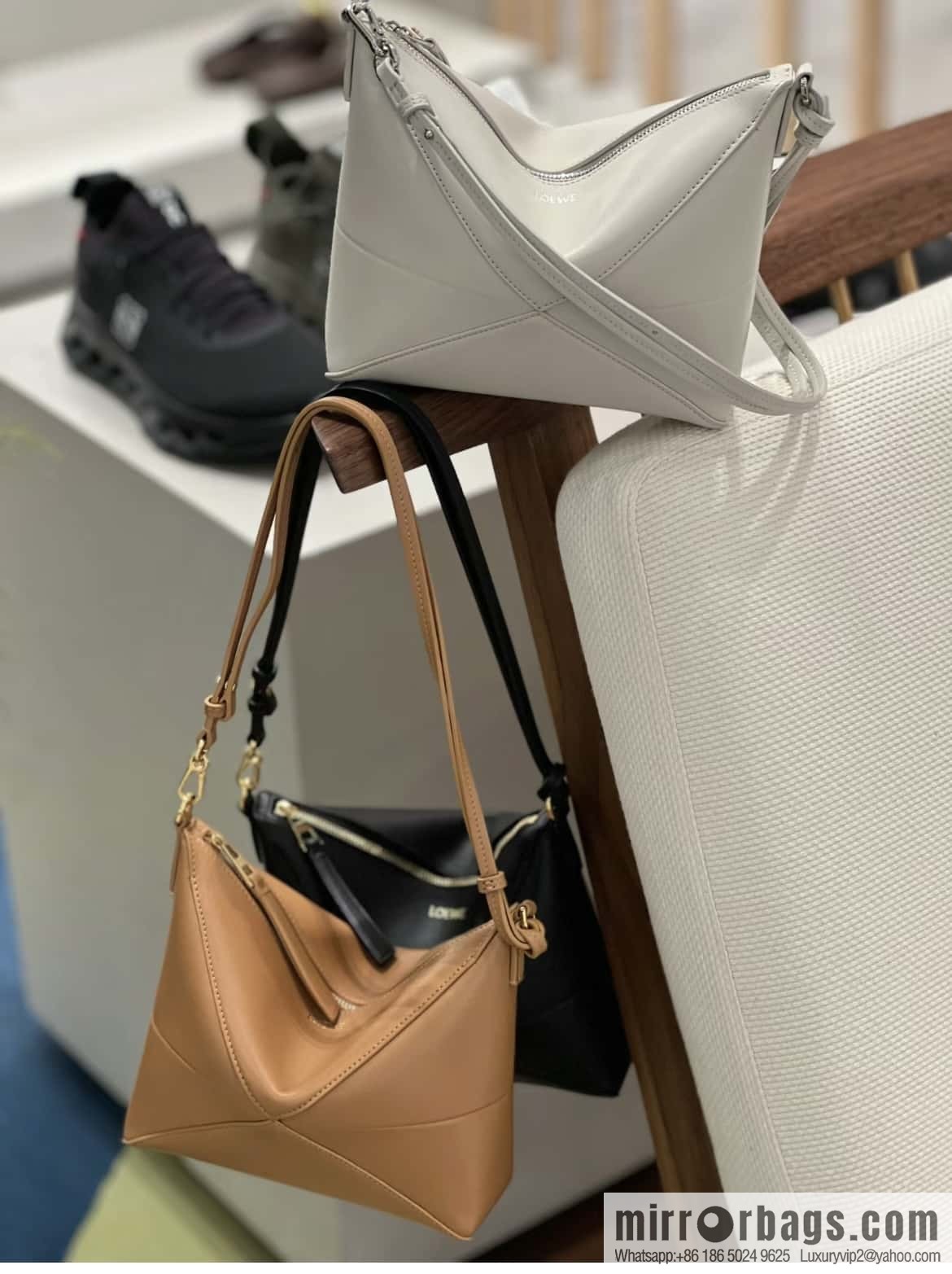 LOEWE 𝐩𝐮𝐳𝐳𝐥𝐞 𝐟𝐨𝐥𝐝 𝐩𝐨𝐮𝐜𝐡 Mahjong Bag 0696 Brown