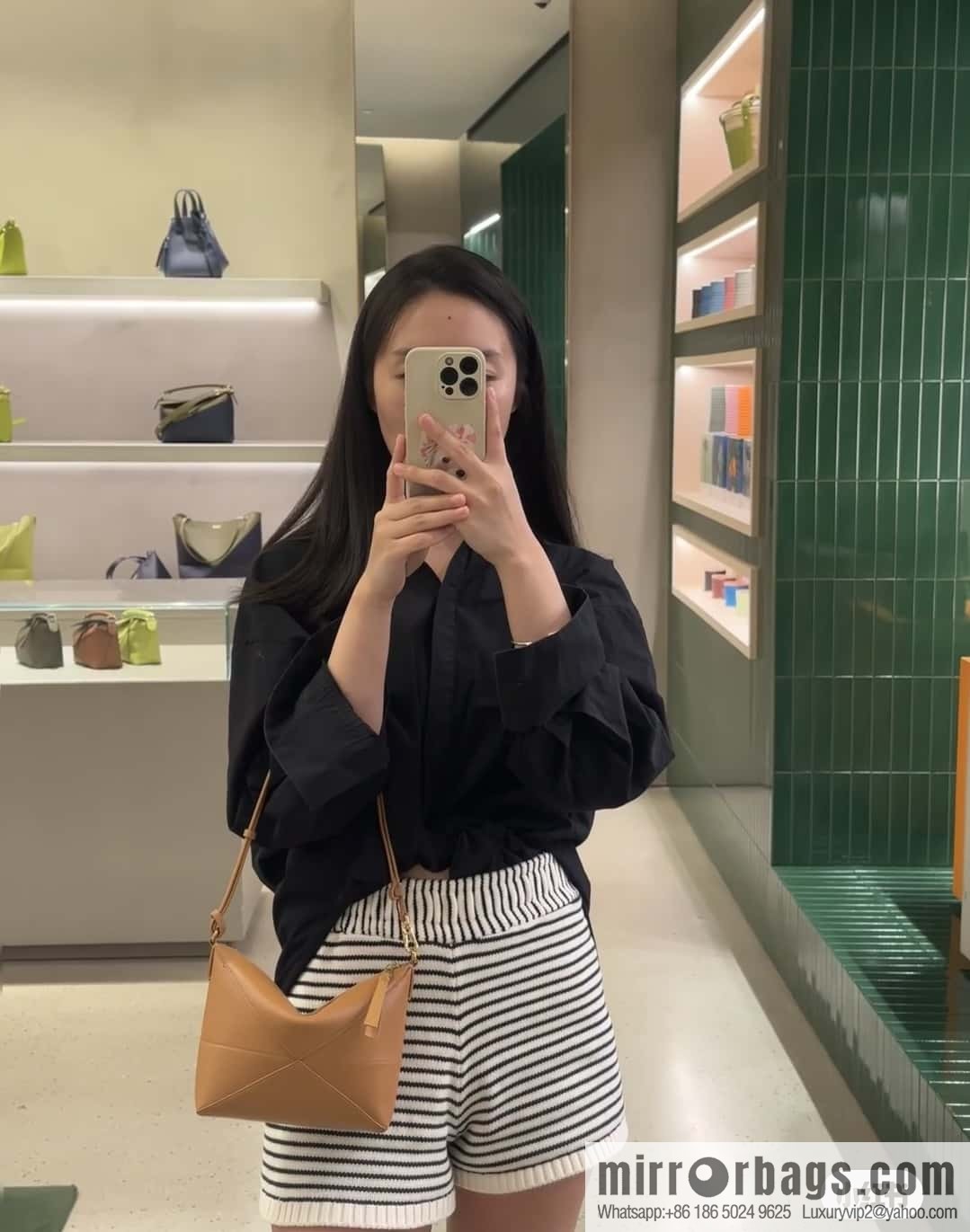LOEWE 𝐩𝐮𝐳𝐳𝐥𝐞 𝐟𝐨𝐥𝐝 𝐩𝐨𝐮𝐜𝐡 Mahjong Bag 0696 Brown