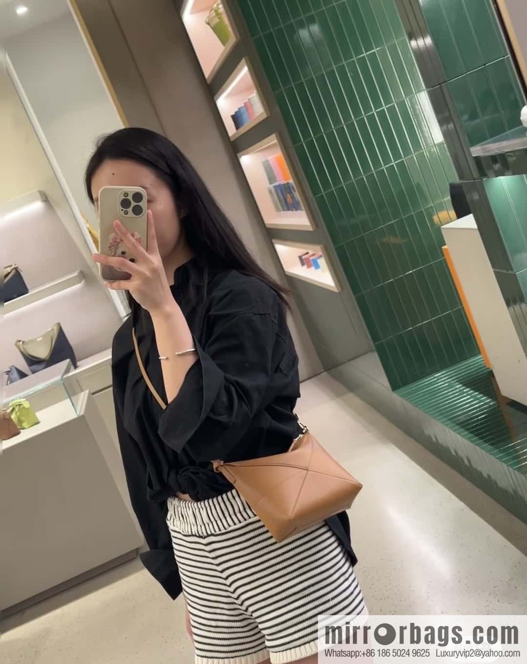 LOEWE 𝐩𝐮𝐳𝐳𝐥𝐞 𝐟𝐨𝐥𝐝 𝐩𝐨𝐮𝐜𝐡 Mahjong Bag 0696 Brown