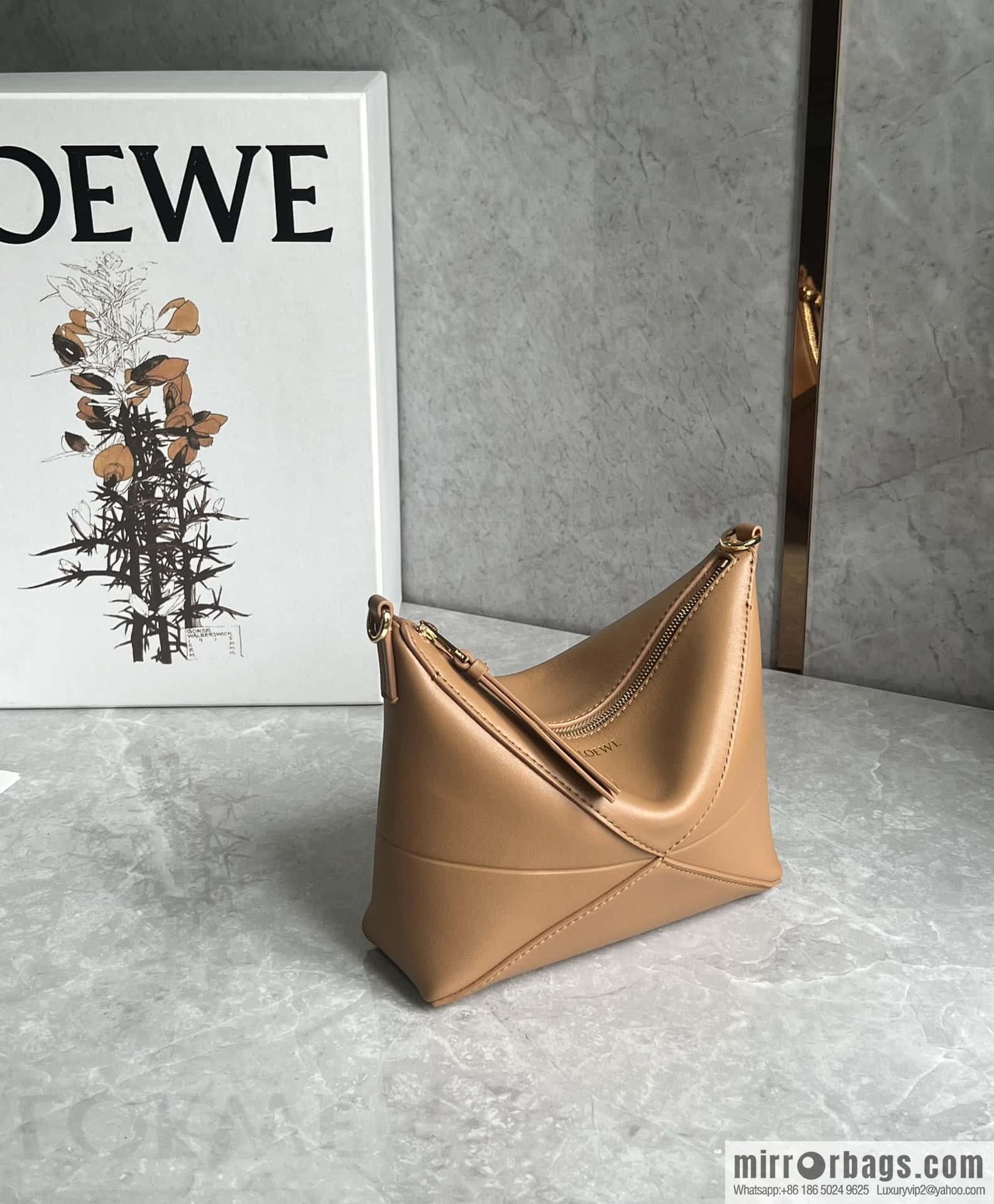 LOEWE 𝐩𝐮𝐳𝐳𝐥𝐞 𝐟𝐨𝐥𝐝 𝐩𝐨𝐮𝐜𝐡 Mahjong Bag 0696 Brown