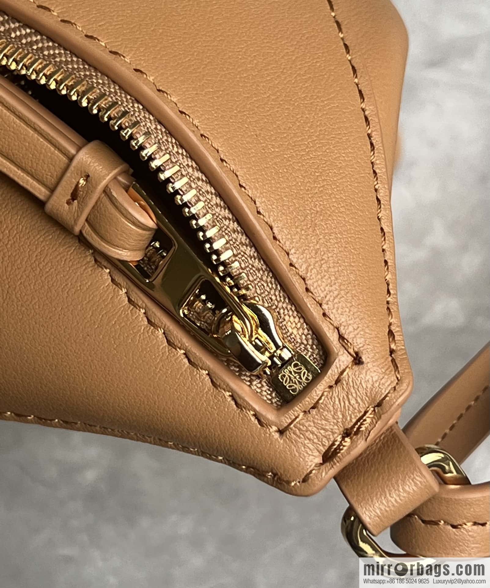 LOEWE 𝐩𝐮𝐳𝐳𝐥𝐞 𝐟𝐨𝐥𝐝 𝐩𝐨𝐮𝐜𝐡 Mahjong Bag 0696 Brown