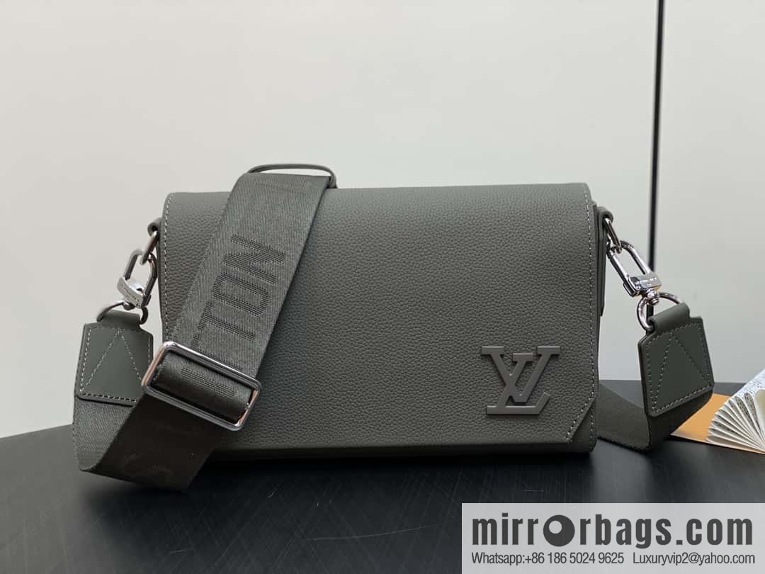[Boutique‑grade] M25125 green, full leather men's bag messenger bag series Takeoff small Aer messenger bag M25125 M24769