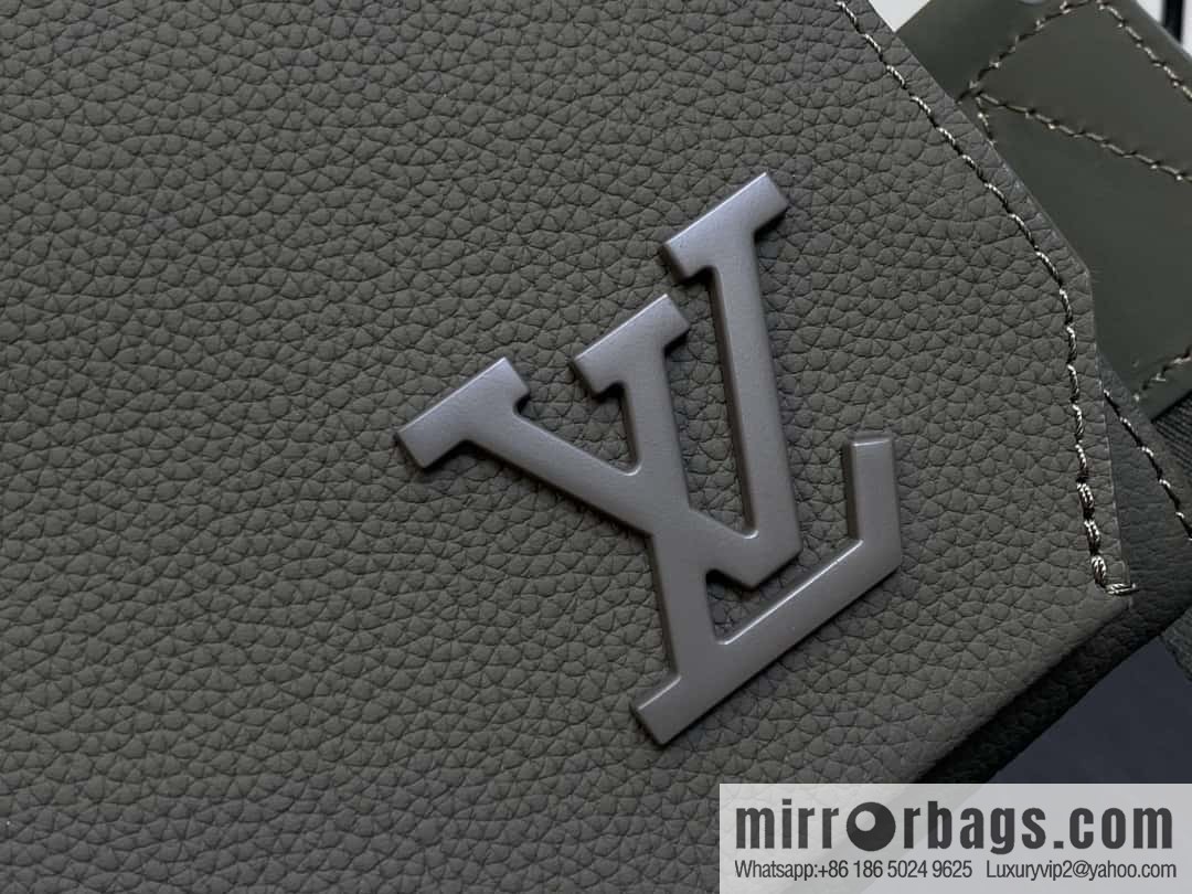 [Boutique‑grade] M25125 green, full leather men's bag messenger bag series Takeoff small Aer messenger bag M25125 M24769