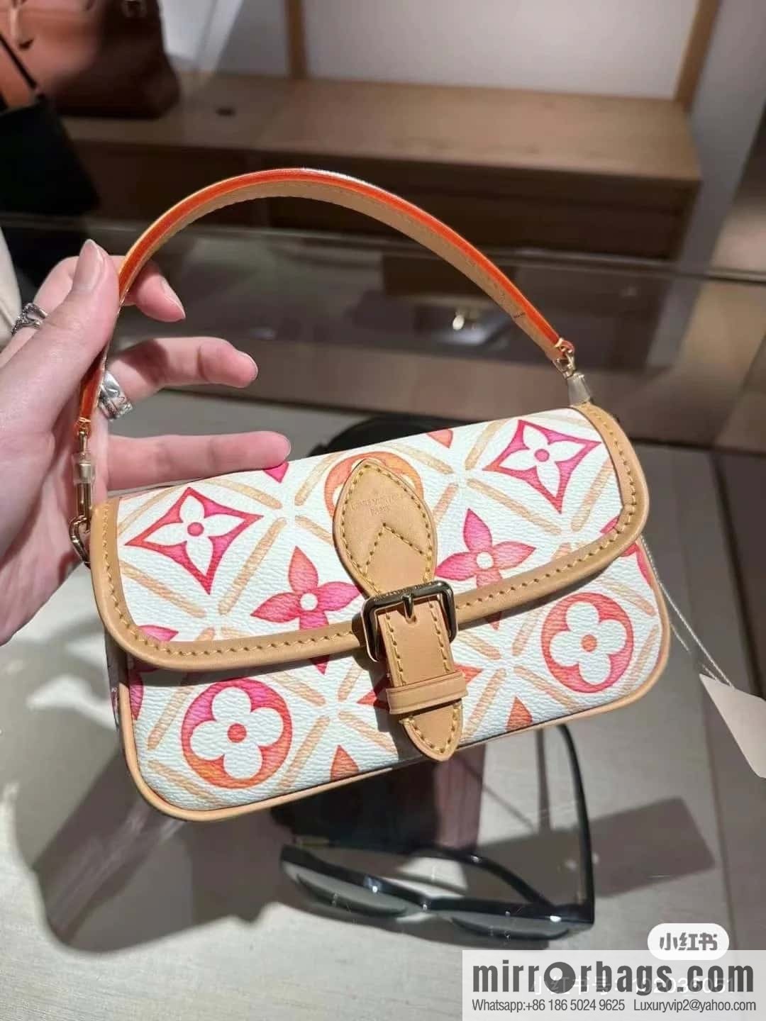 [Original order boutique] M83621 rose red printed mini baguette bag Nano Diane baguette handbag, rose red (2024 summer) By the Pool summer series