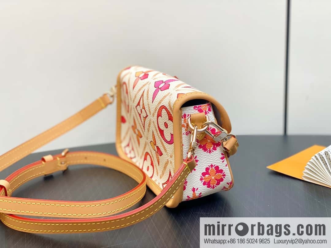 [Original order boutique] M83621 rose red printed mini baguette bag Nano Diane baguette handbag, rose red (2024 summer) By the Pool summer series