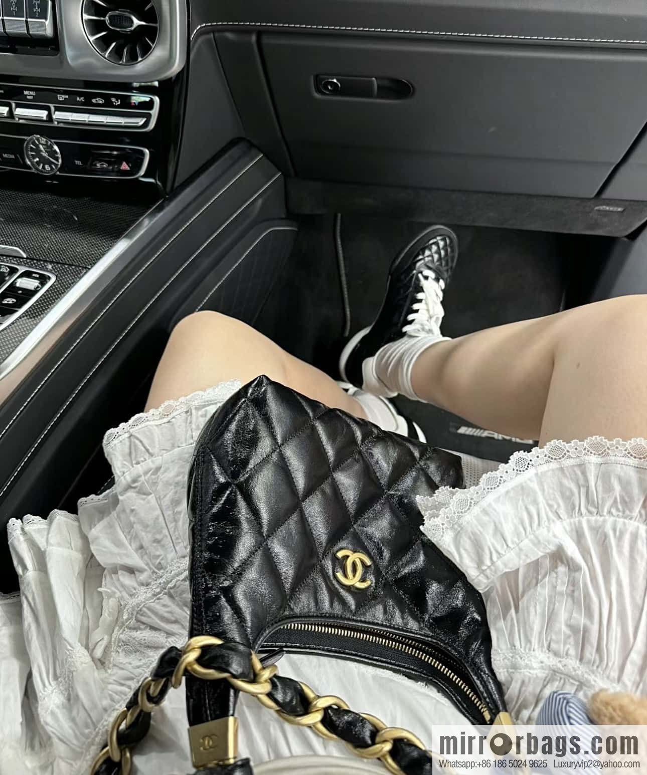 Chanel 24A hobo armpit bag AS4922