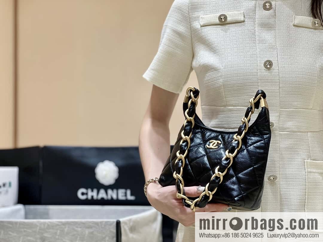 Chanel 24A hobo armpit bag AS4922