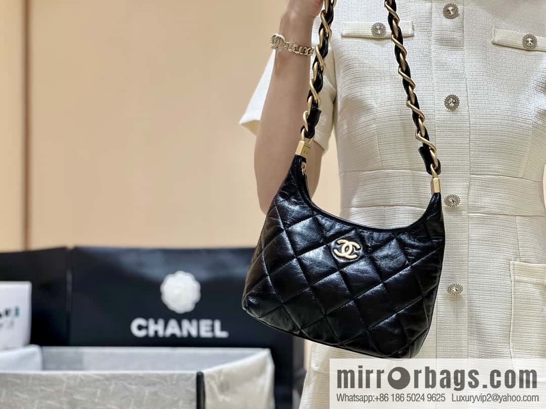 Chanel 24A hobo armpit bag AS4922