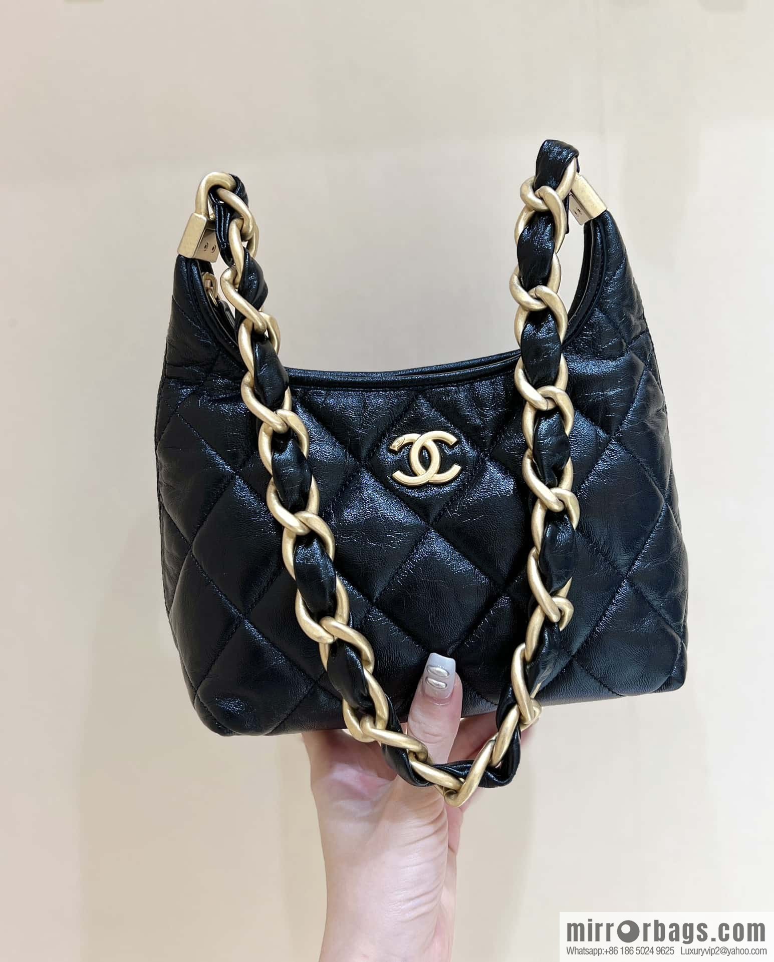 Chanel 24A hobo armpit bag AS4922