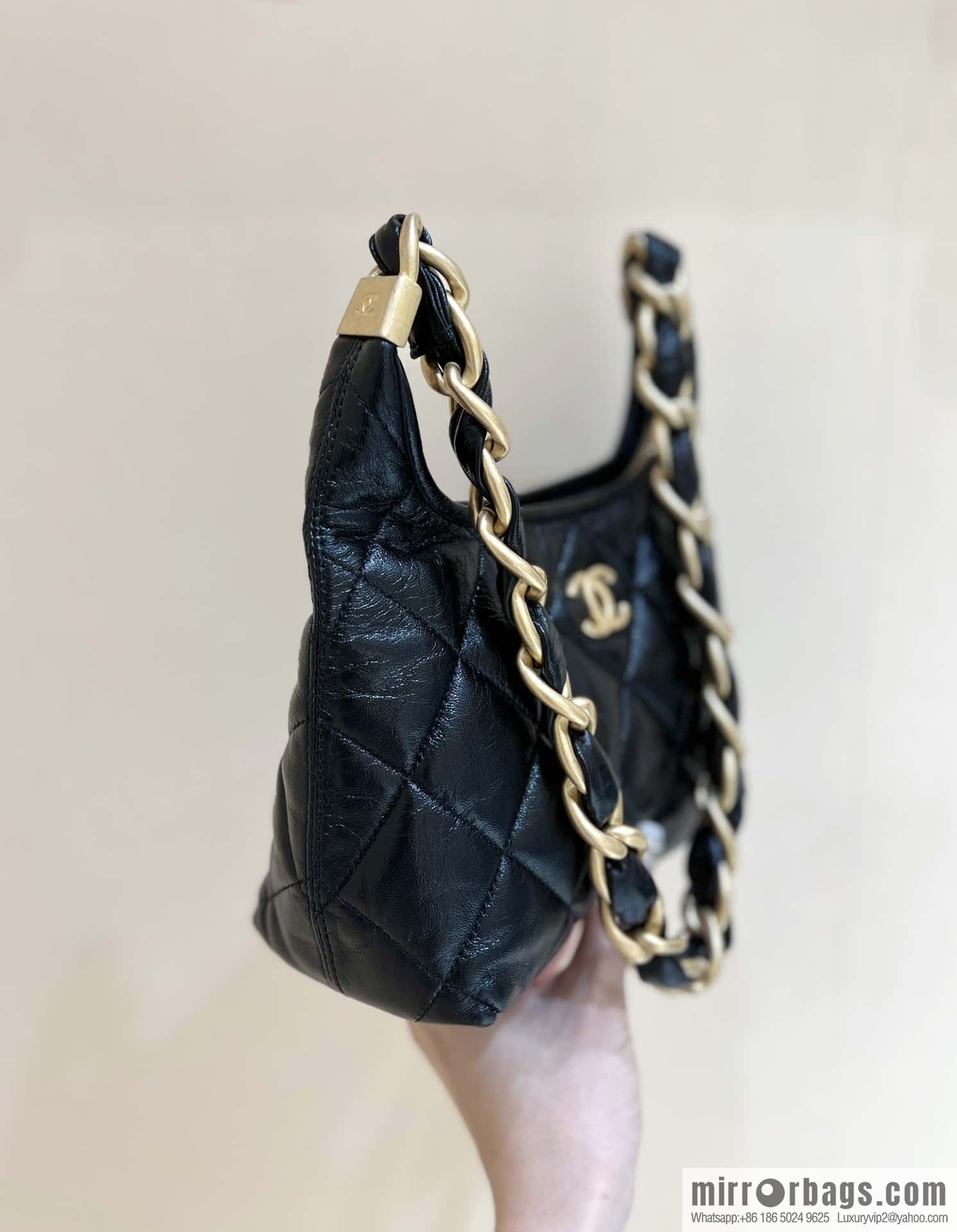 Chanel 24A hobo armpit bag AS4922