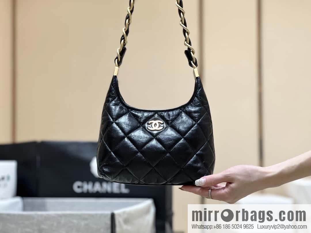 Chanel 24A hobo armpit bag AS4922