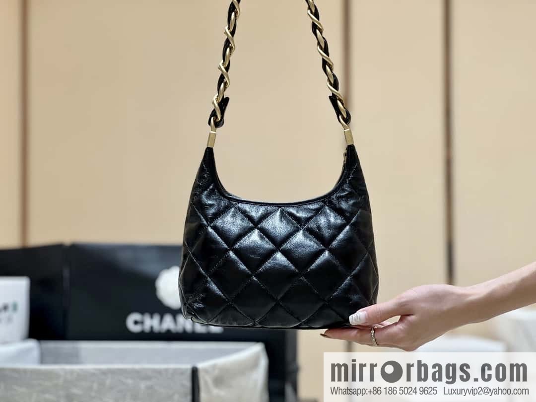 Chanel 24A hobo armpit bag AS4922
