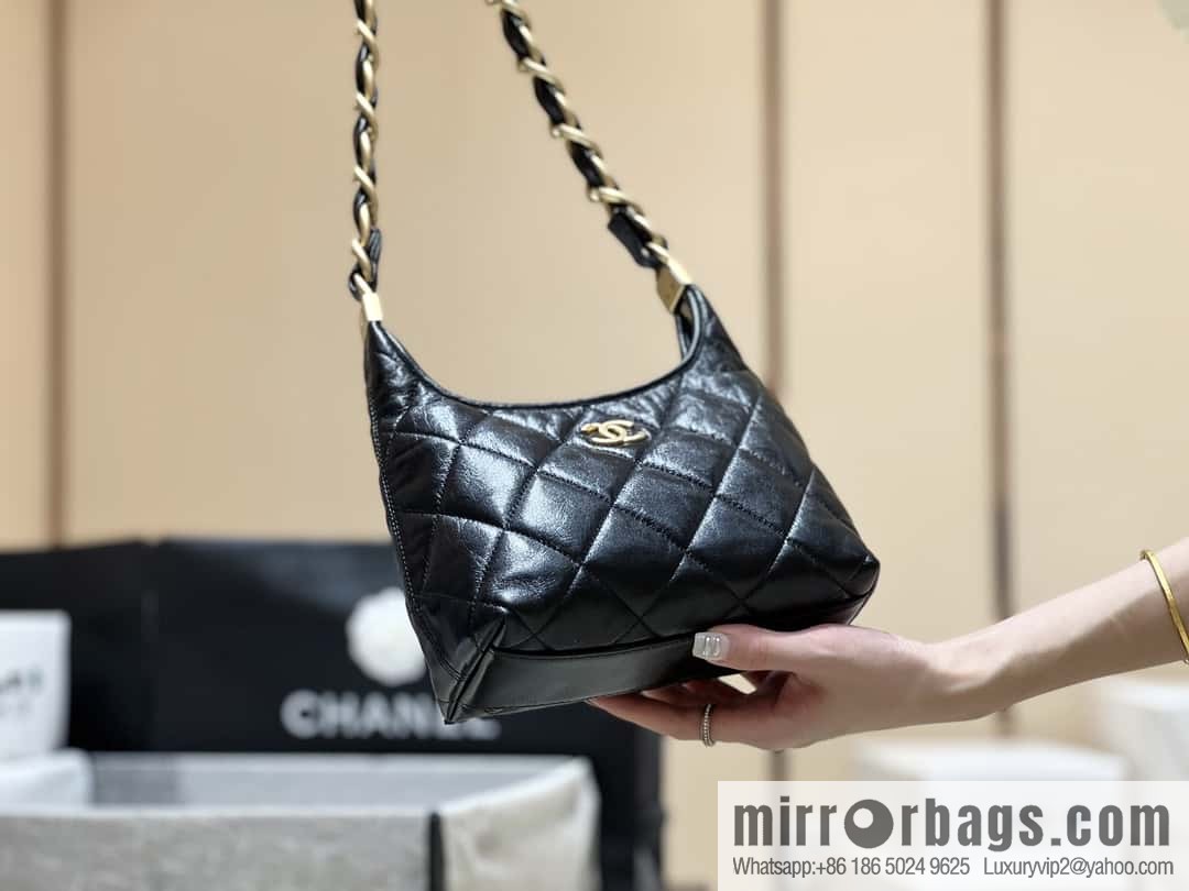 Chanel 24A hobo armpit bag AS4922