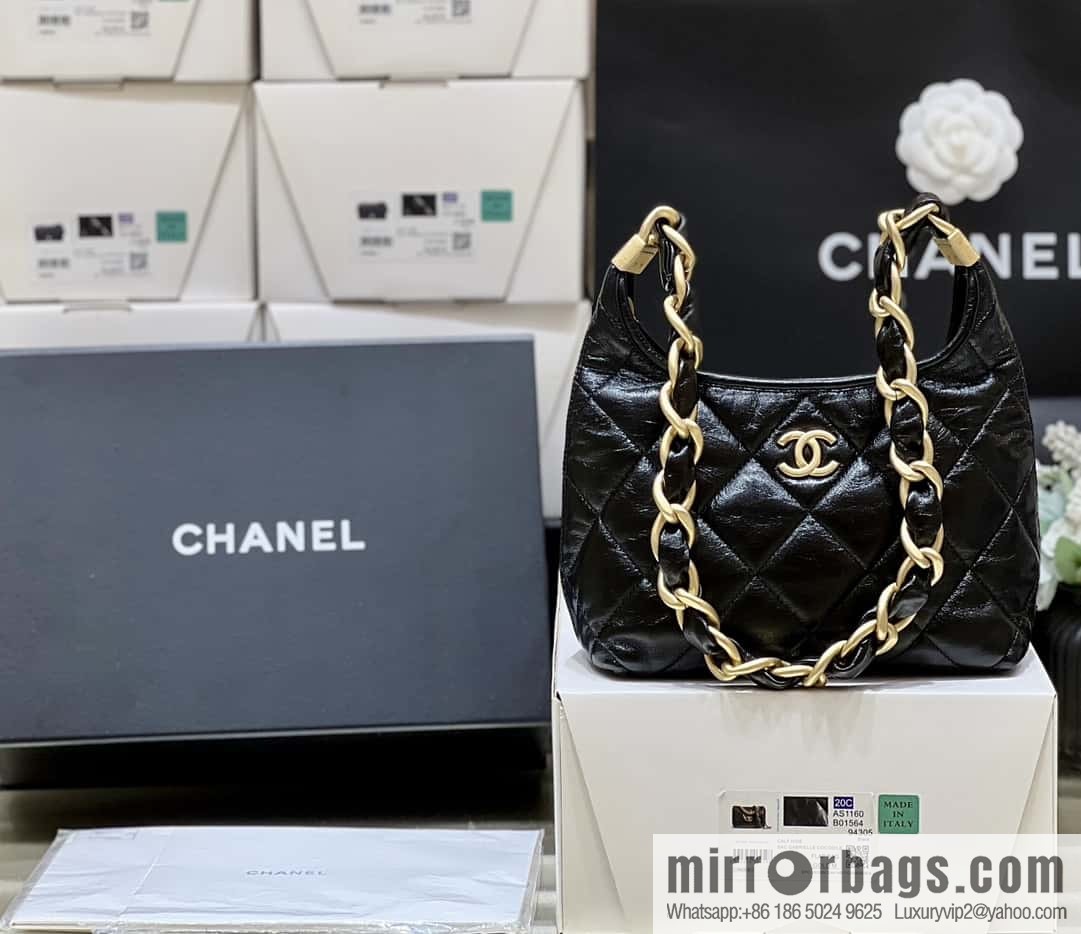 Chanel 24A hobo armpit bag AS4922