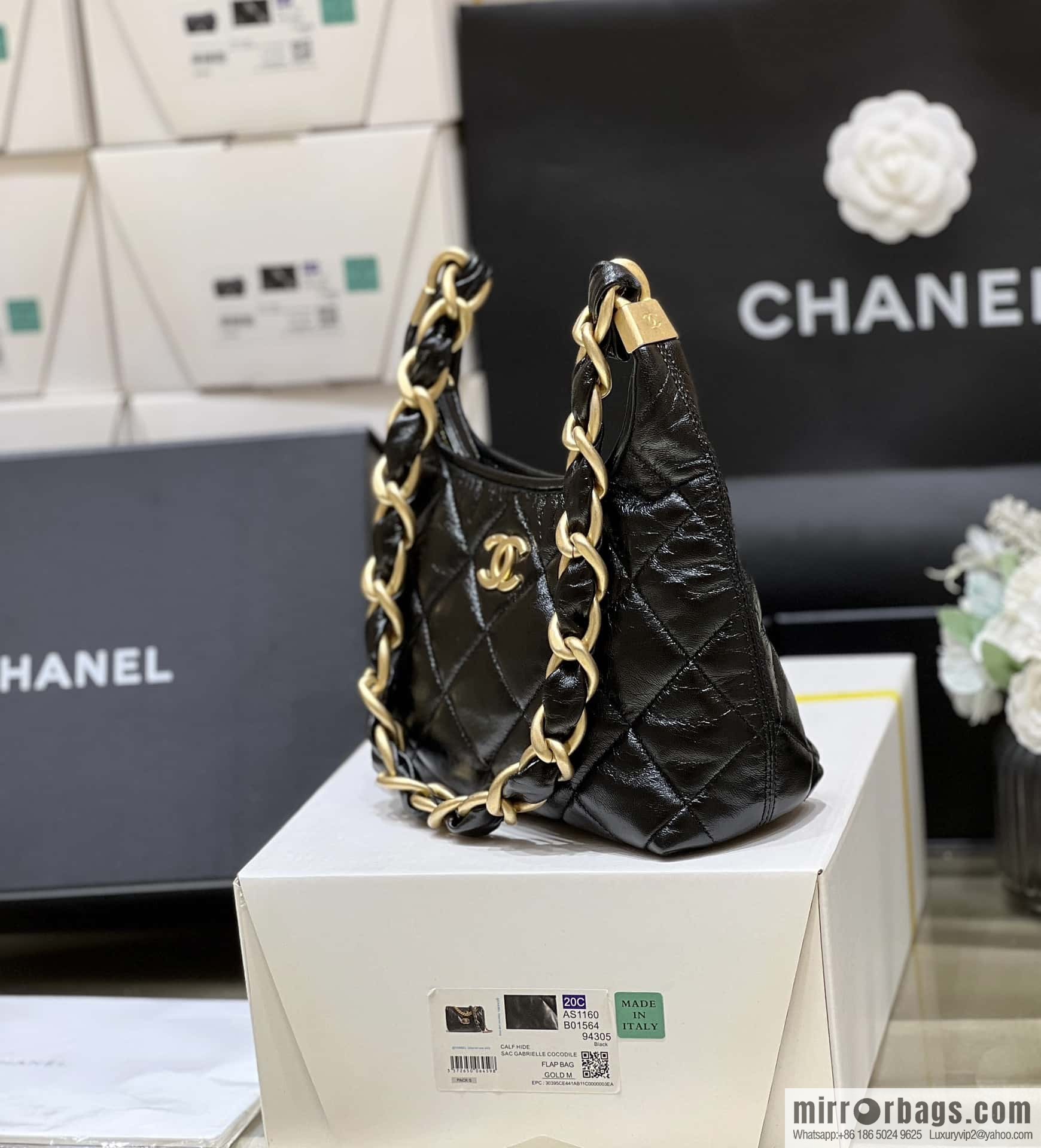 Chanel 24A hobo armpit bag AS4922