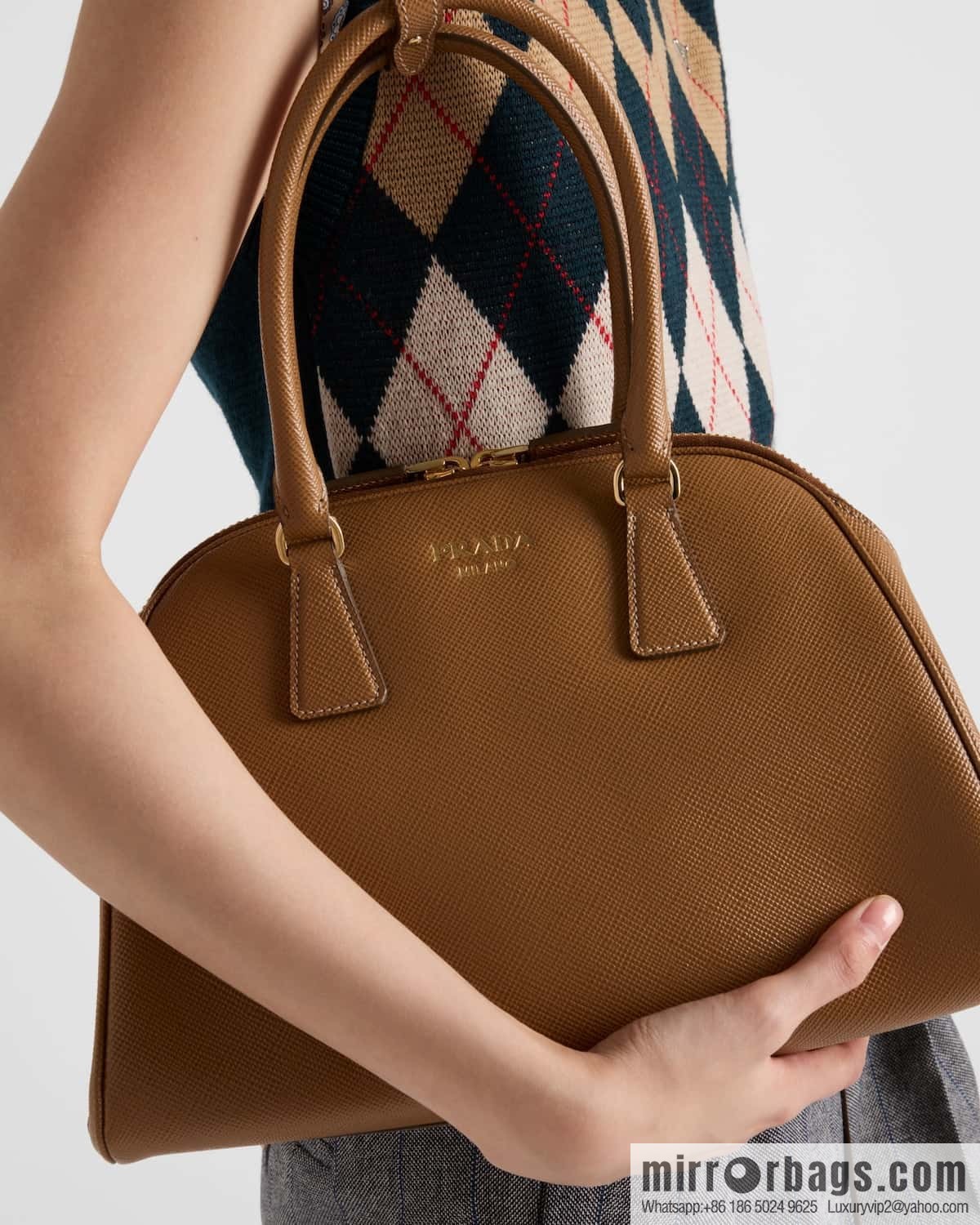 PRADA 🎉 new shell bag 🎉 1BG537 brown