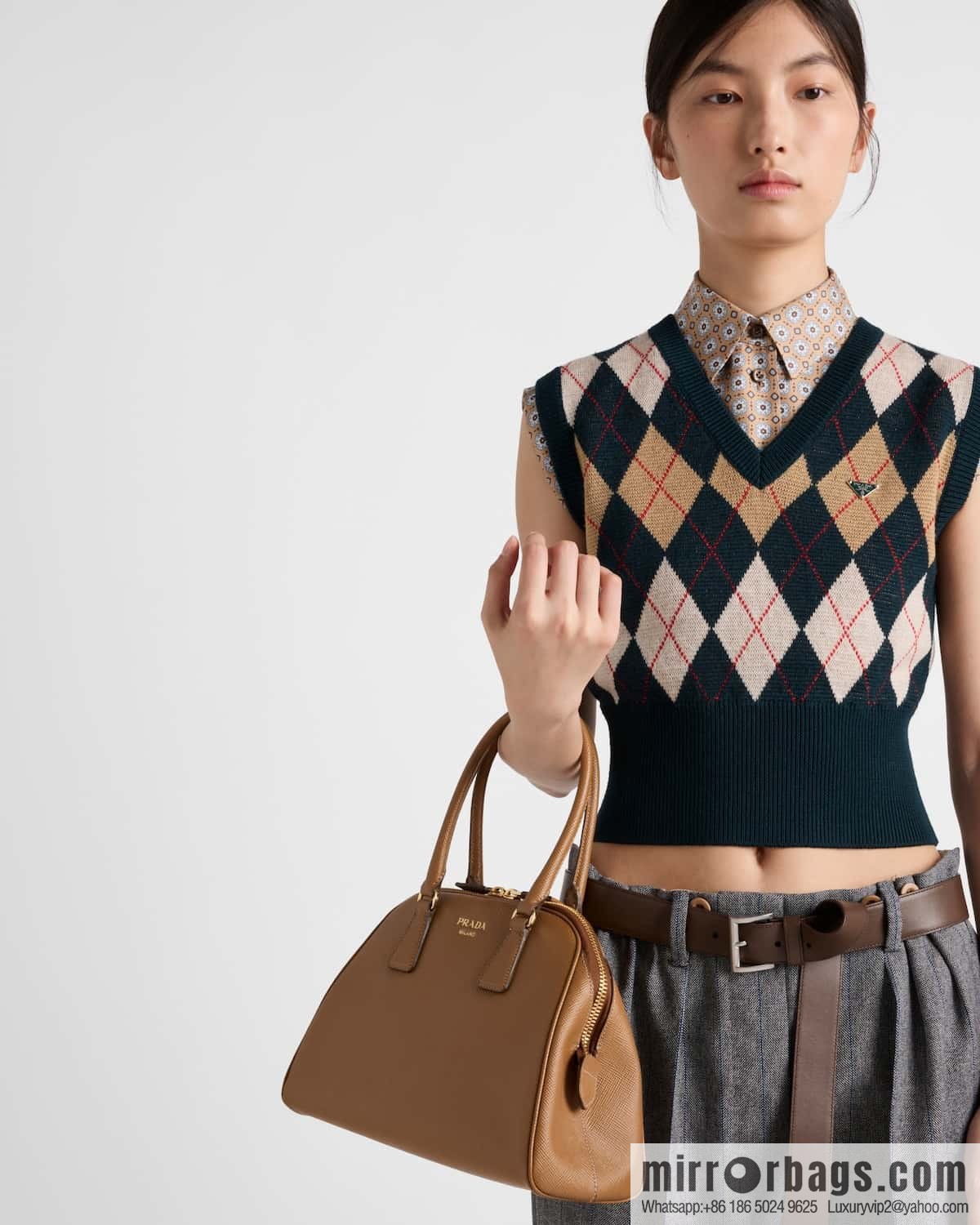 PRADA 🎉 new shell bag 🎉 1BG537 brown