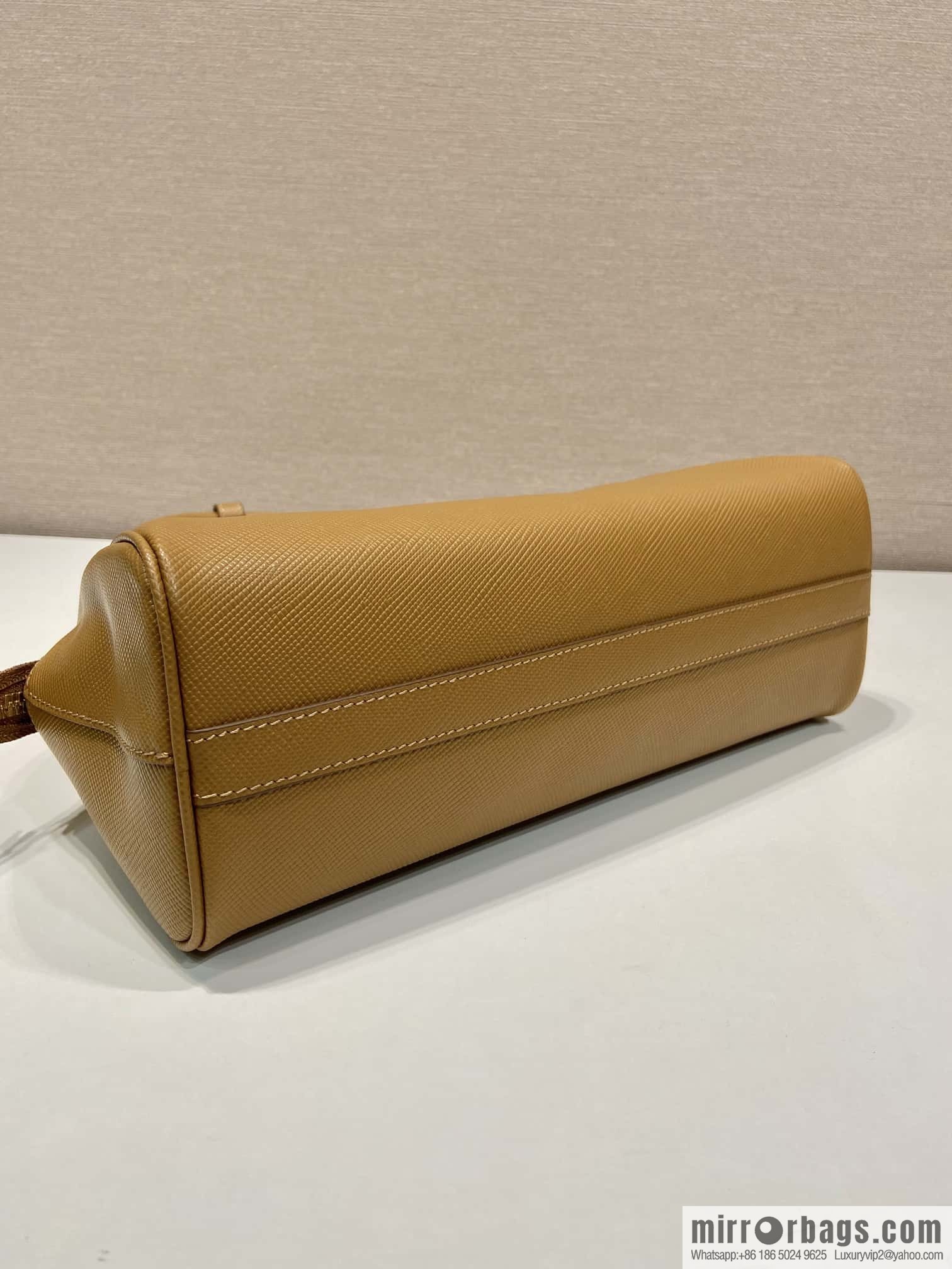 PRADA 🎉 new shell bag 🎉 1BG537 brown
