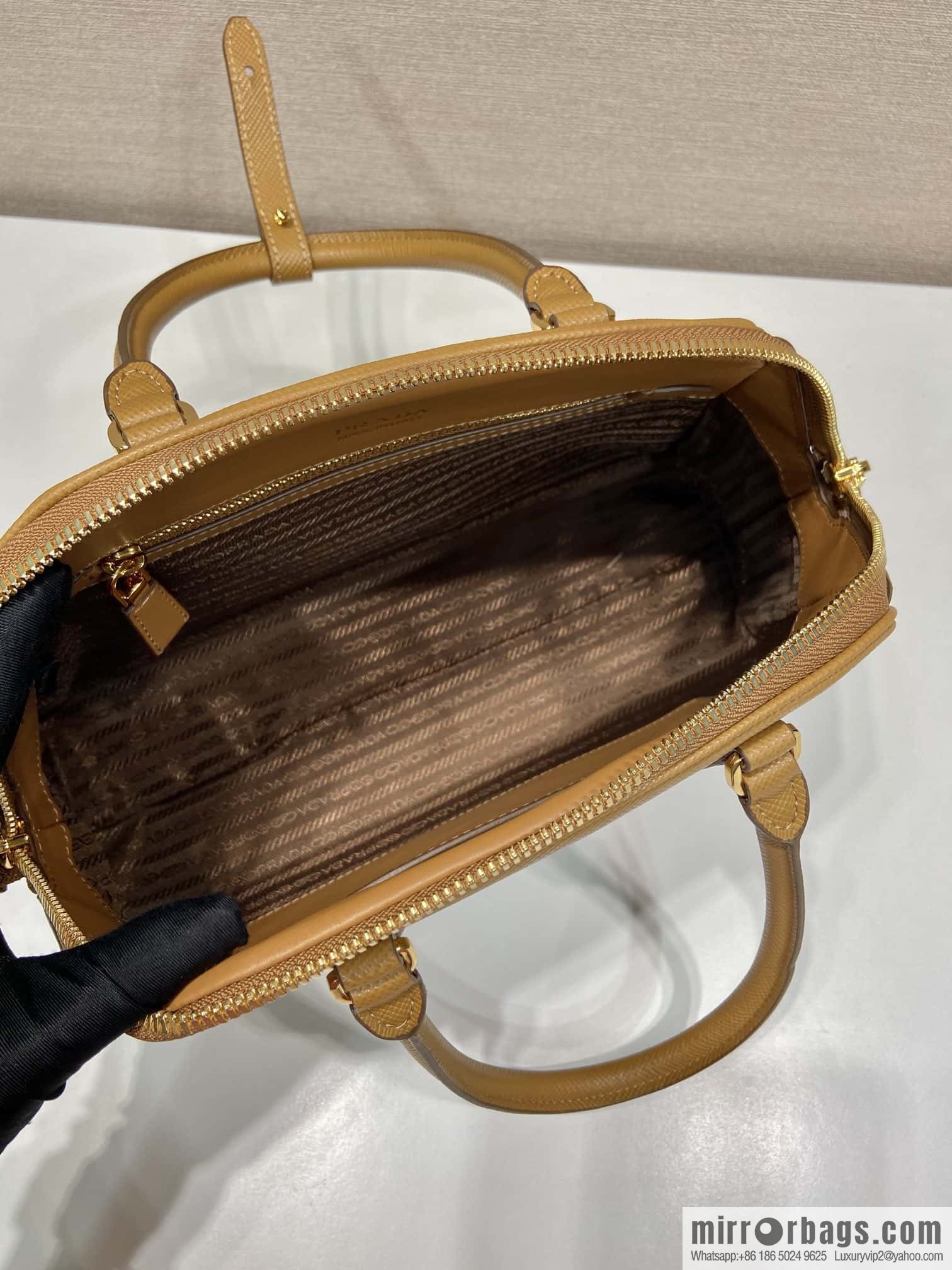 PRADA 🎉 new shell bag 🎉 1BG537 brown